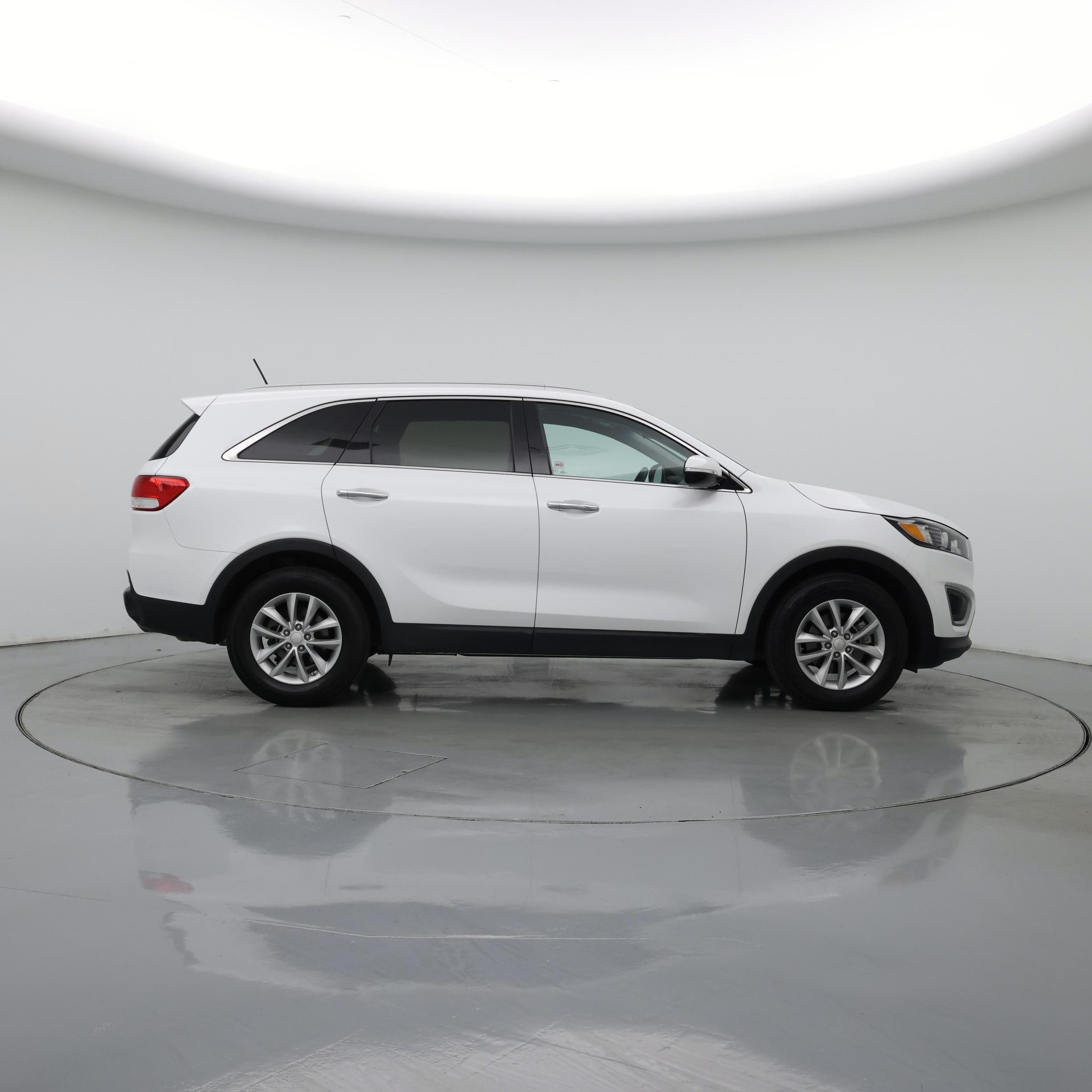 Thumbnail: 2017 Kia Sorento - 7