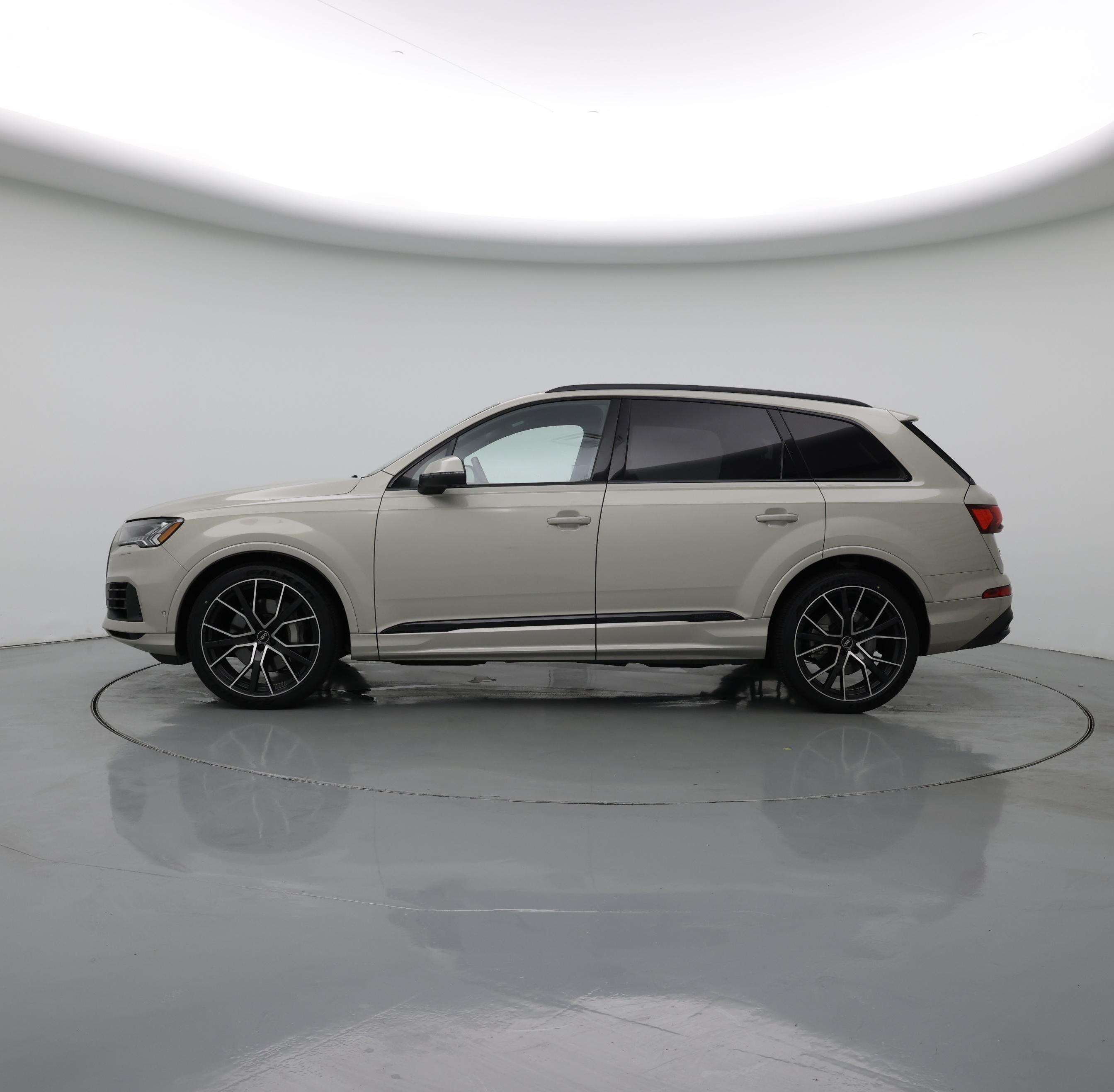 Thumbnail: 2022 Audi Q7 - 3