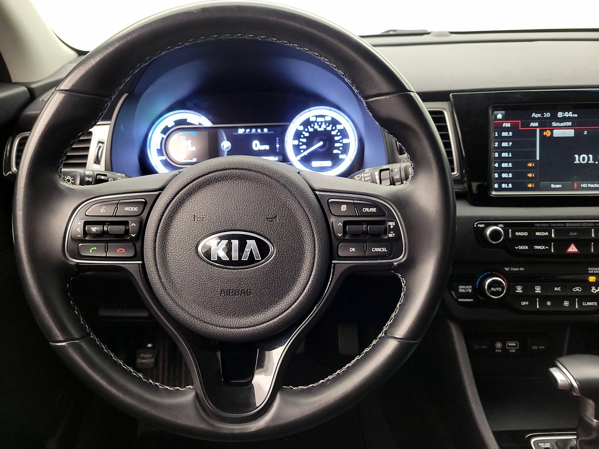 Thumbnail: 2017 Kia Niro - 10