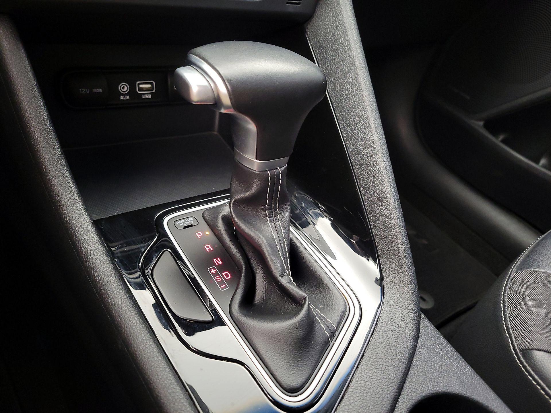 Thumbnail: 2017 Kia Niro - 18