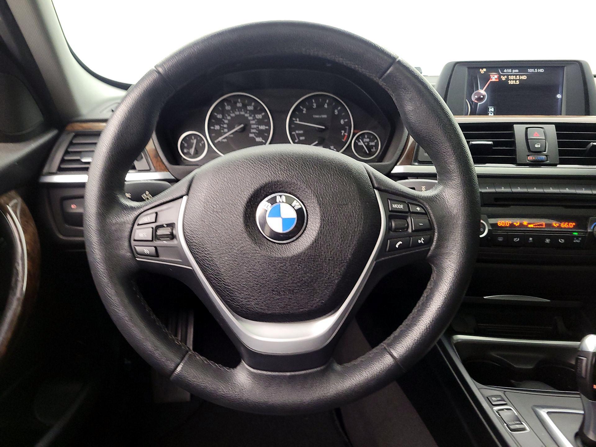 Thumbnail: 2015 BMW 3 Series - 10