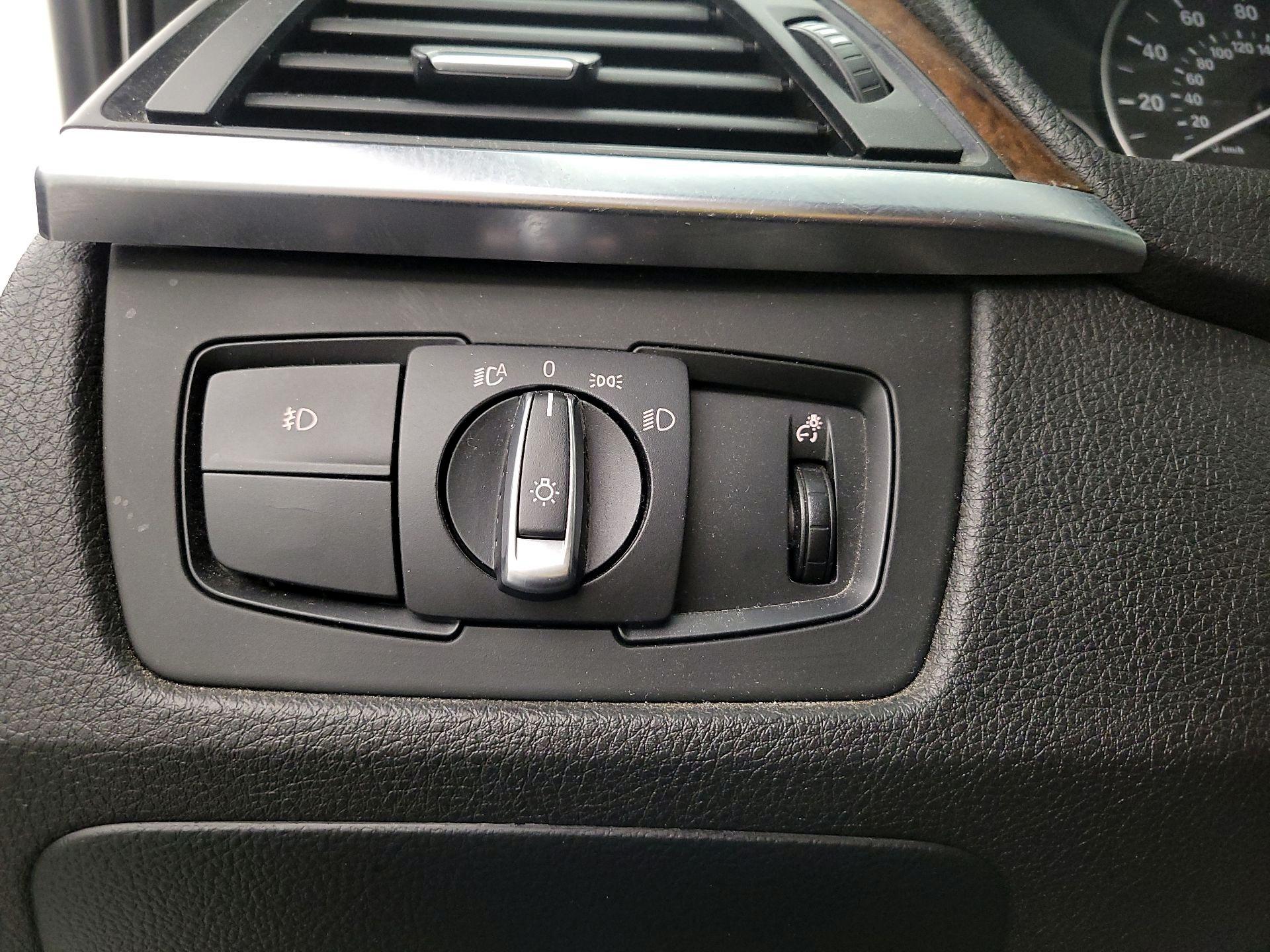 Thumbnail: 2015 BMW 3 Series - 13