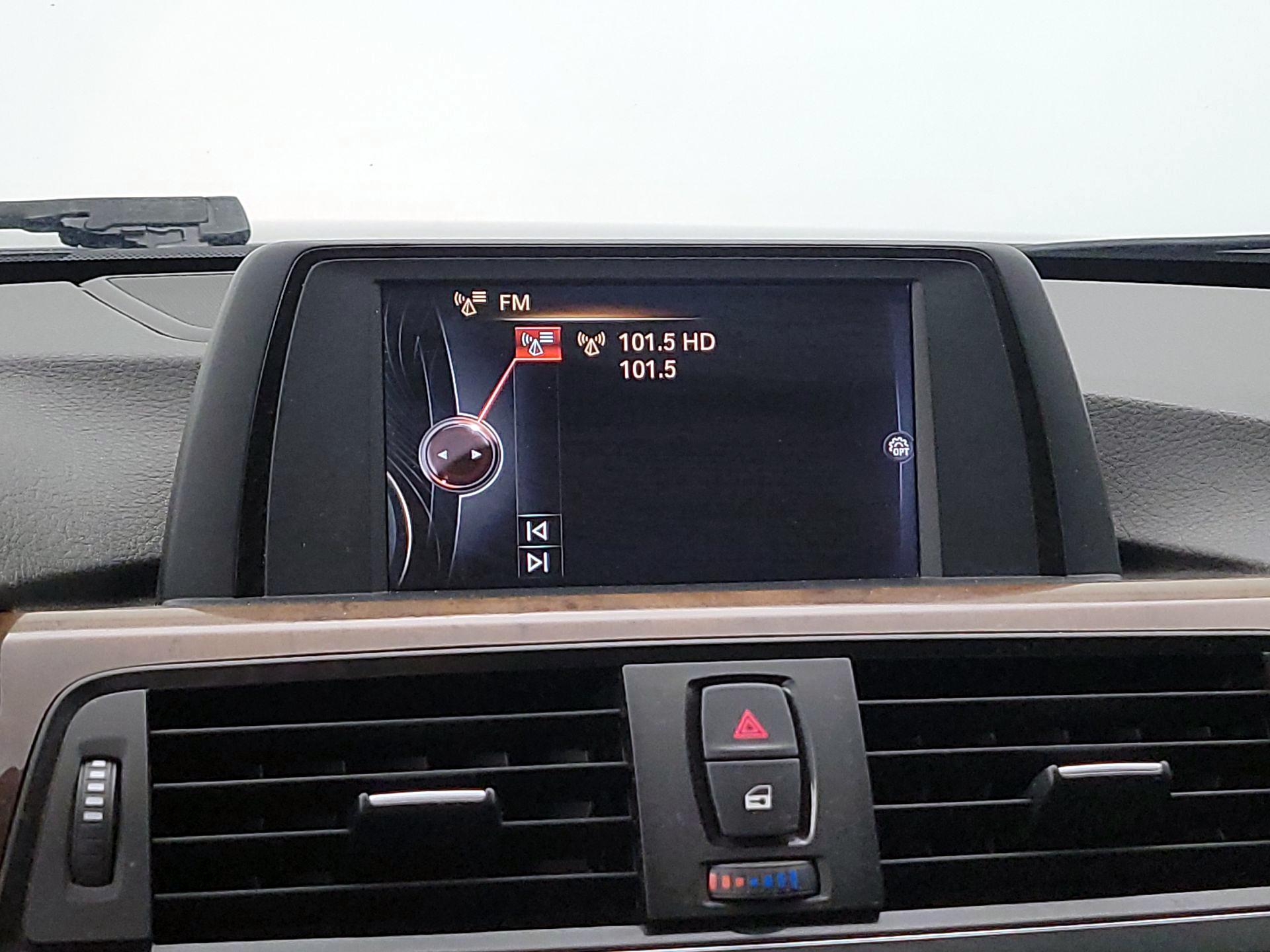 Thumbnail: 2015 BMW 3 Series - 14