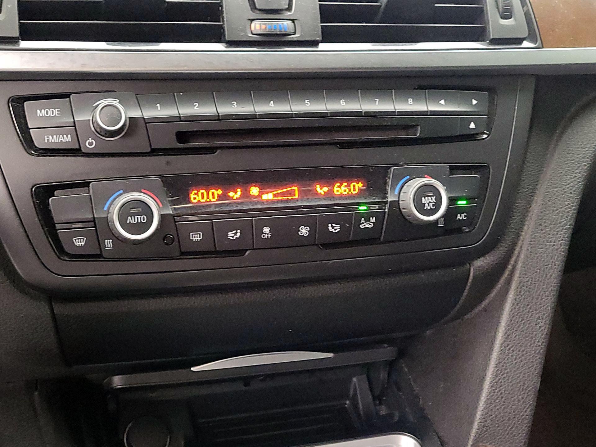 Thumbnail: 2015 BMW 3 Series - 15