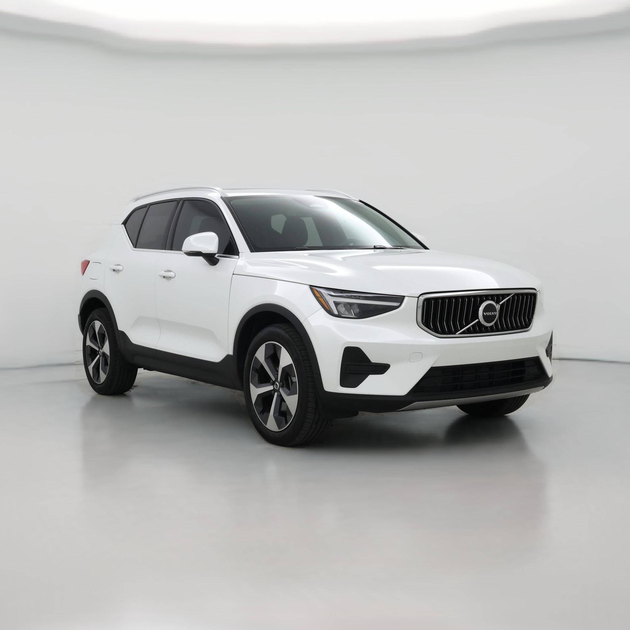 2025 Volvo XC40 Core