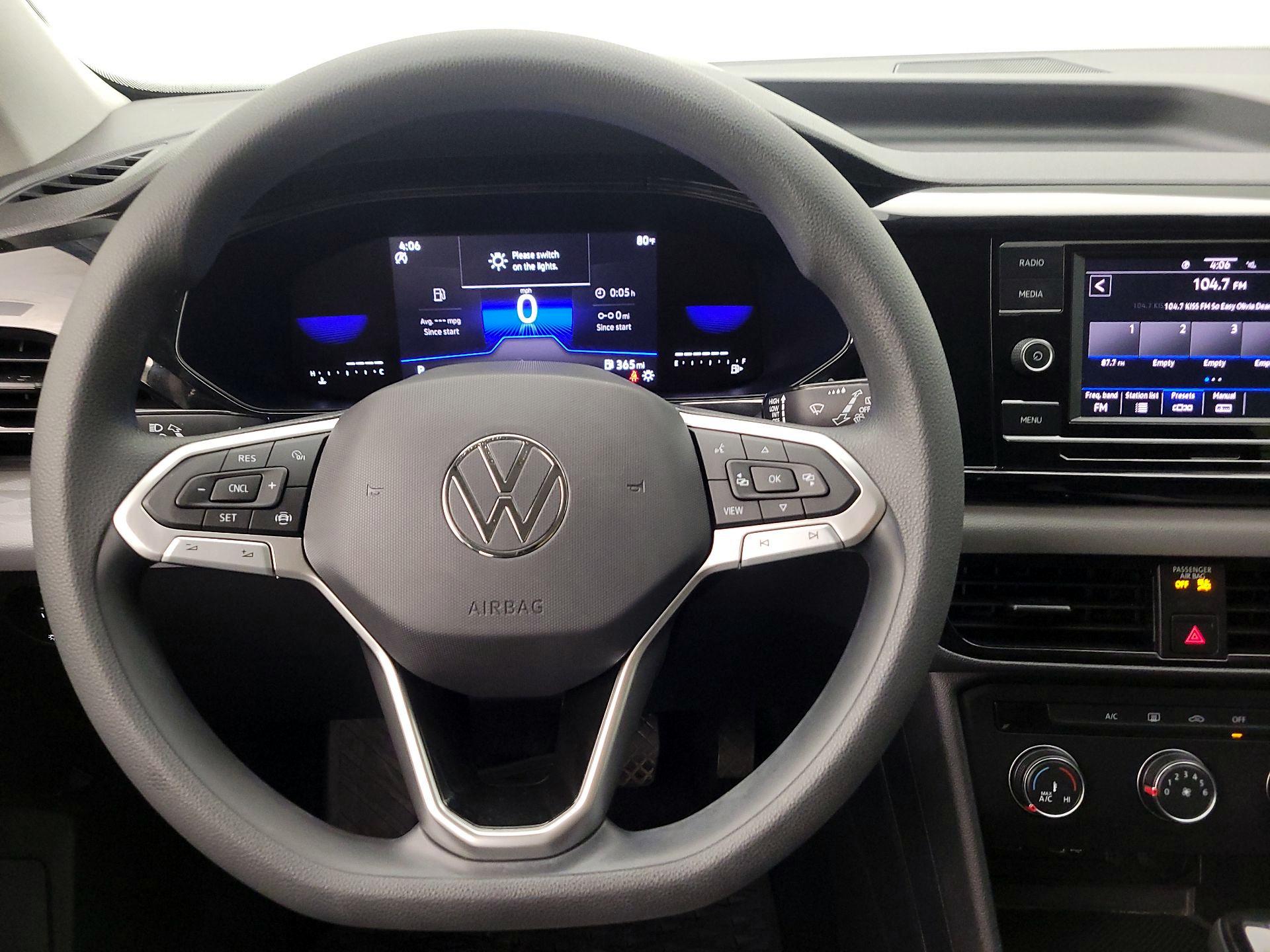 Thumbnail: 2022 Volkswagen Taos - 10