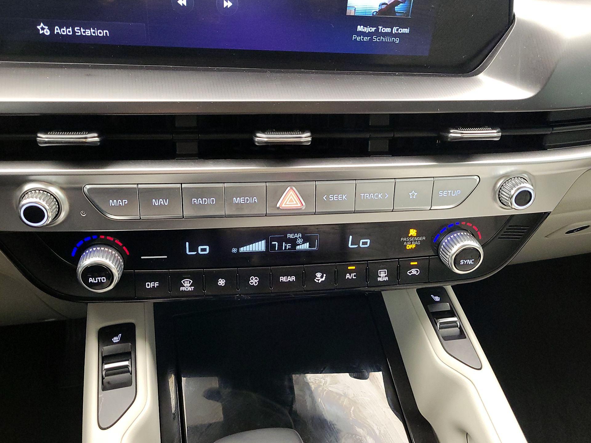 Thumbnail: 2024 Kia Telluride - 17