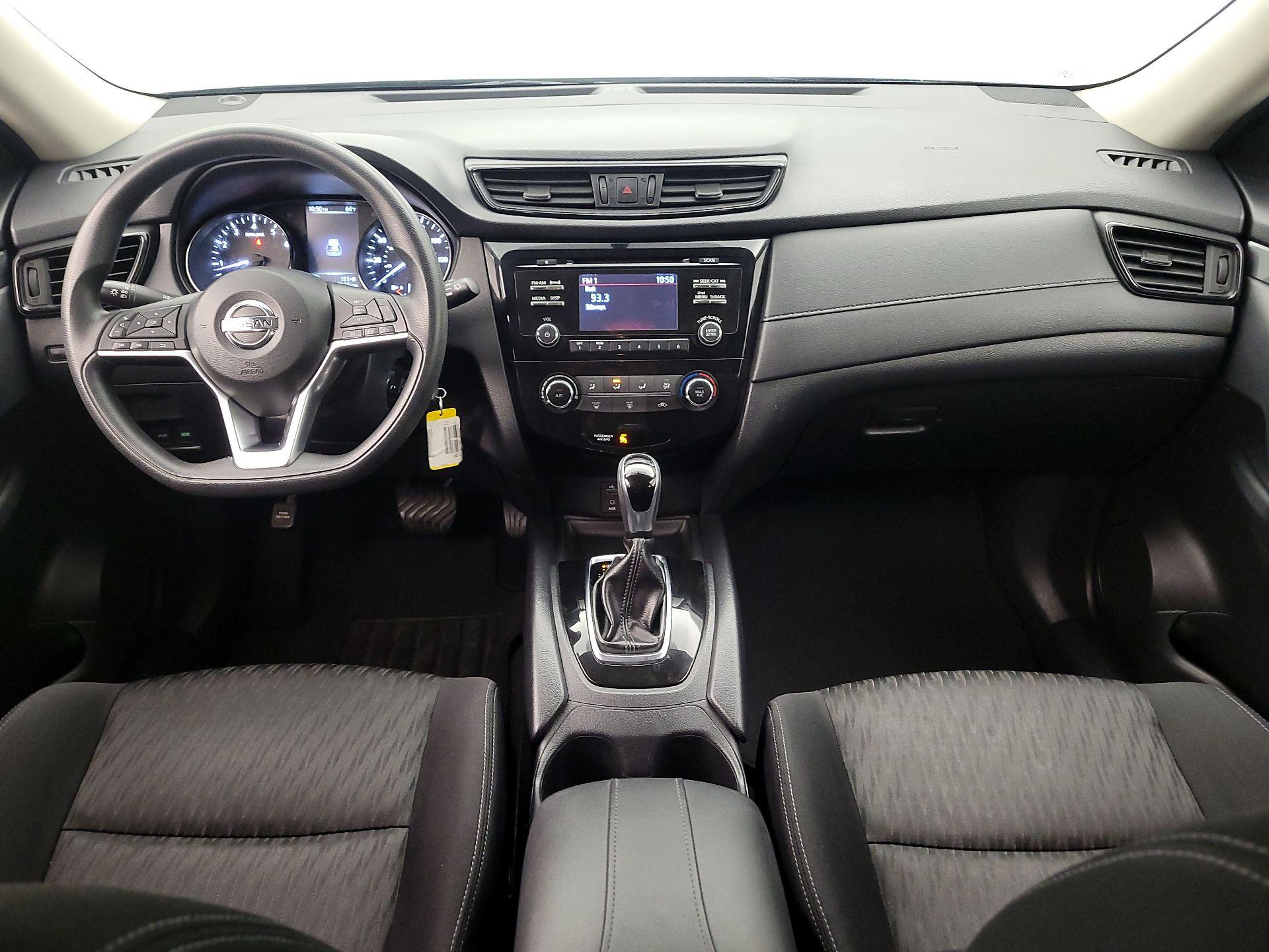 Thumbnail: 2017 Nissan Rogue - 9