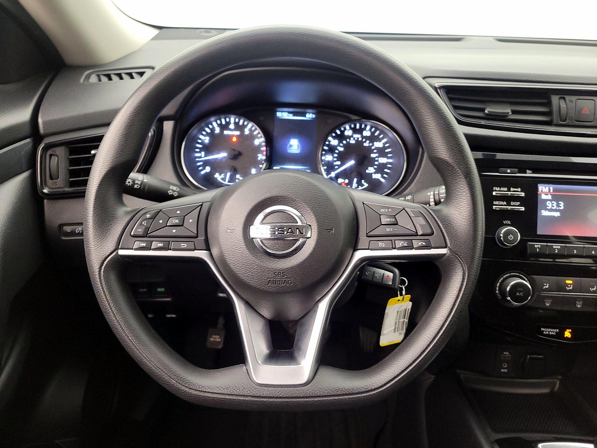 Thumbnail: 2017 Nissan Rogue - 10