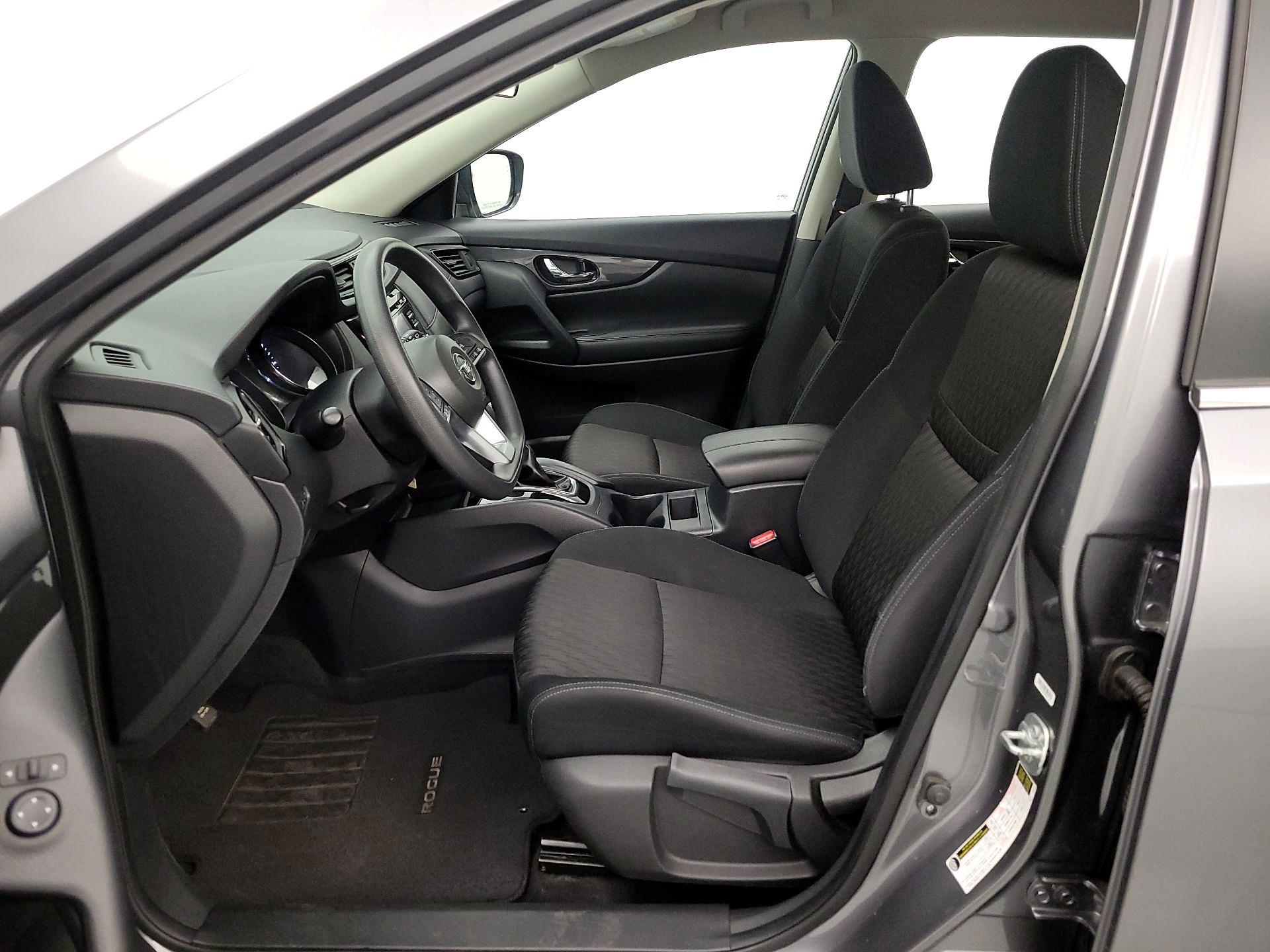 Thumbnail: 2017 Nissan Rogue - 11