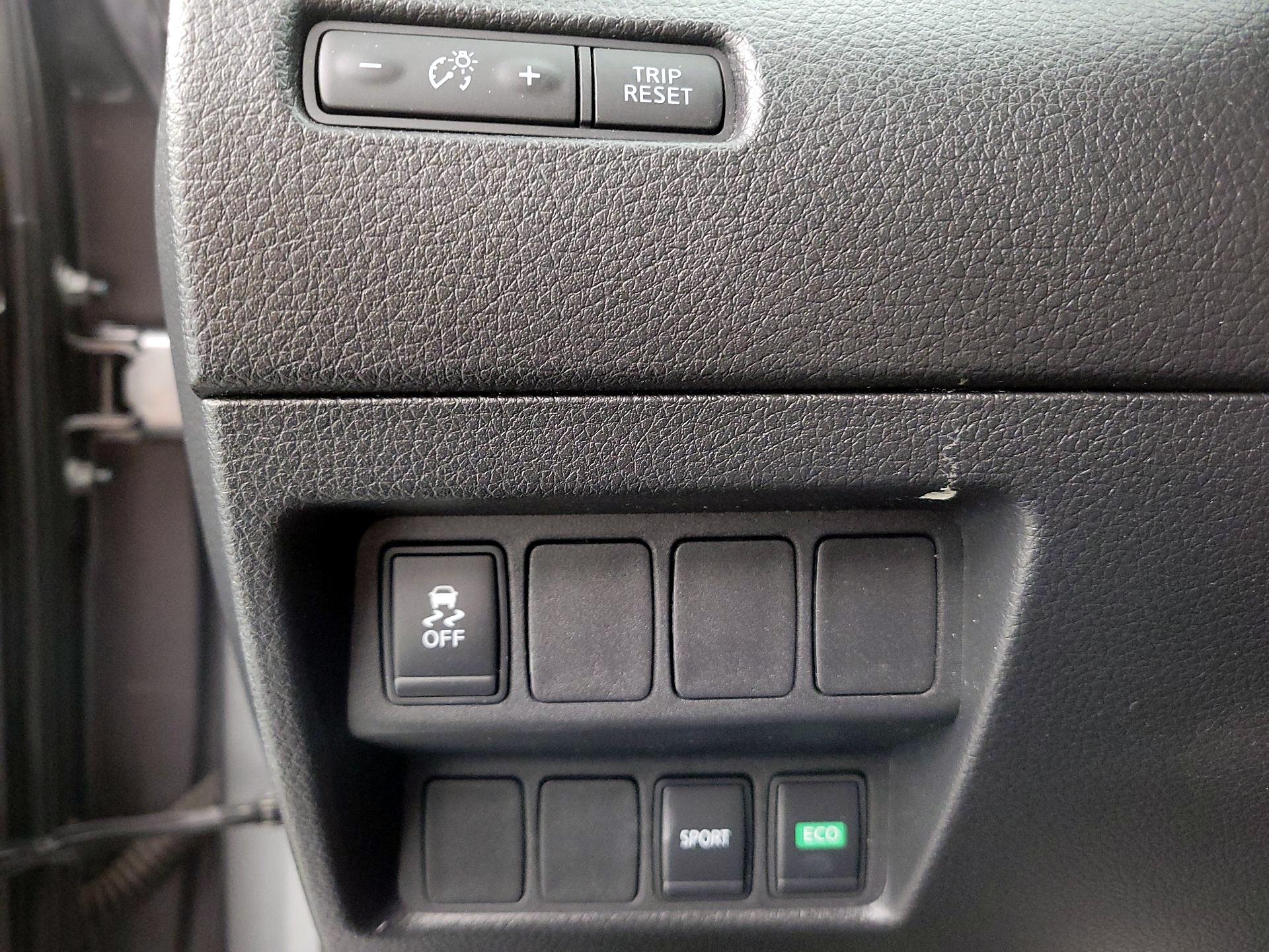 Thumbnail: 2017 Nissan Rogue - 13