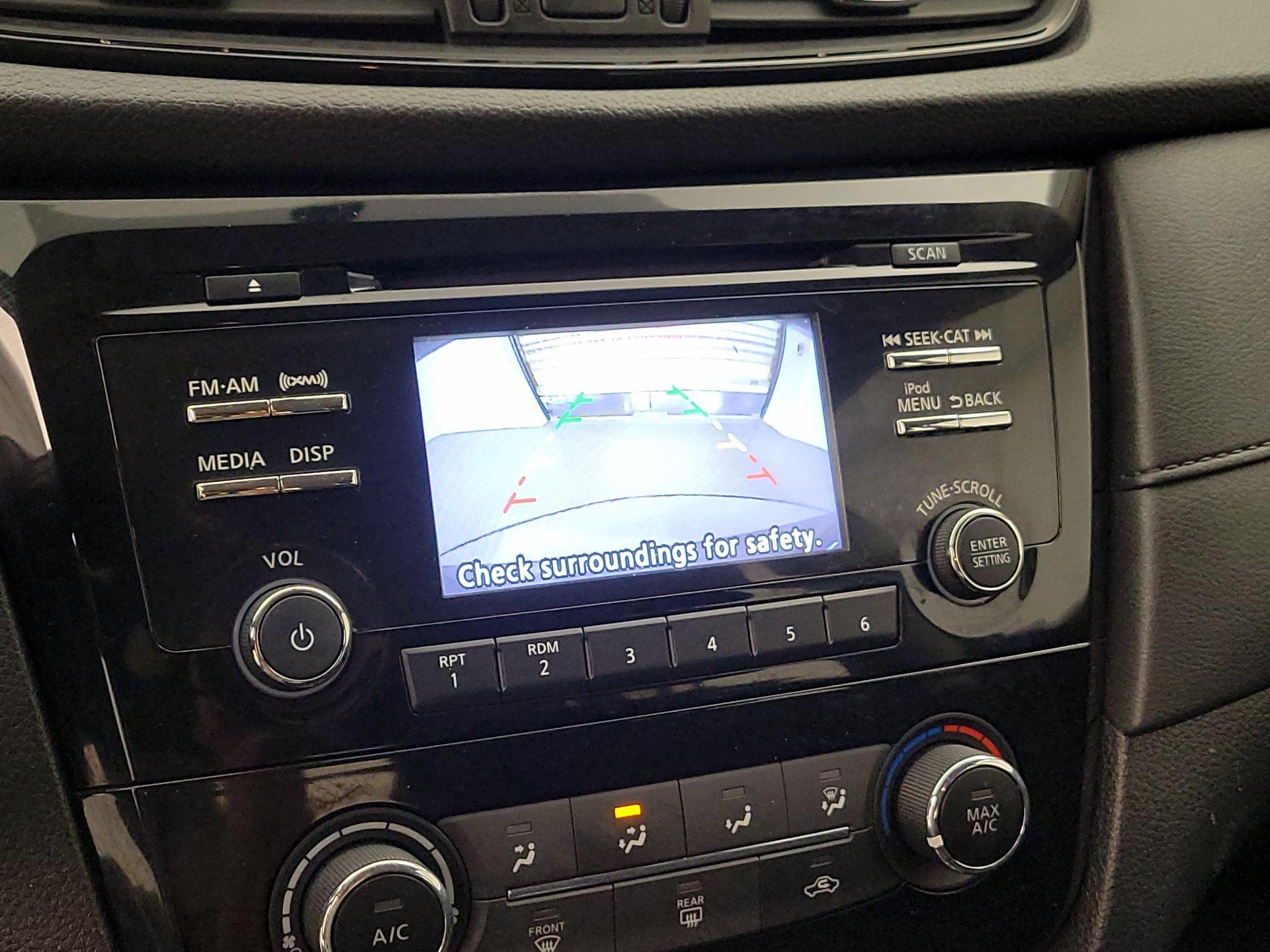 Thumbnail: 2017 Nissan Rogue - 14