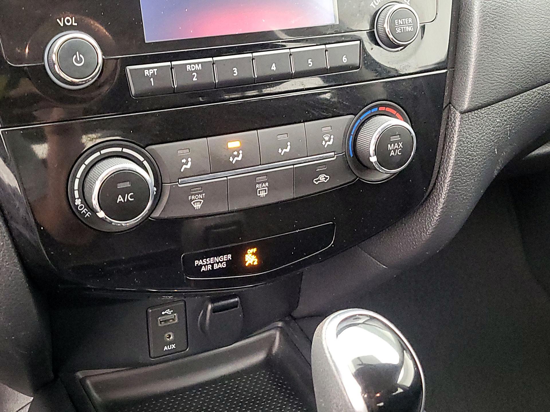 Thumbnail: 2017 Nissan Rogue - 16