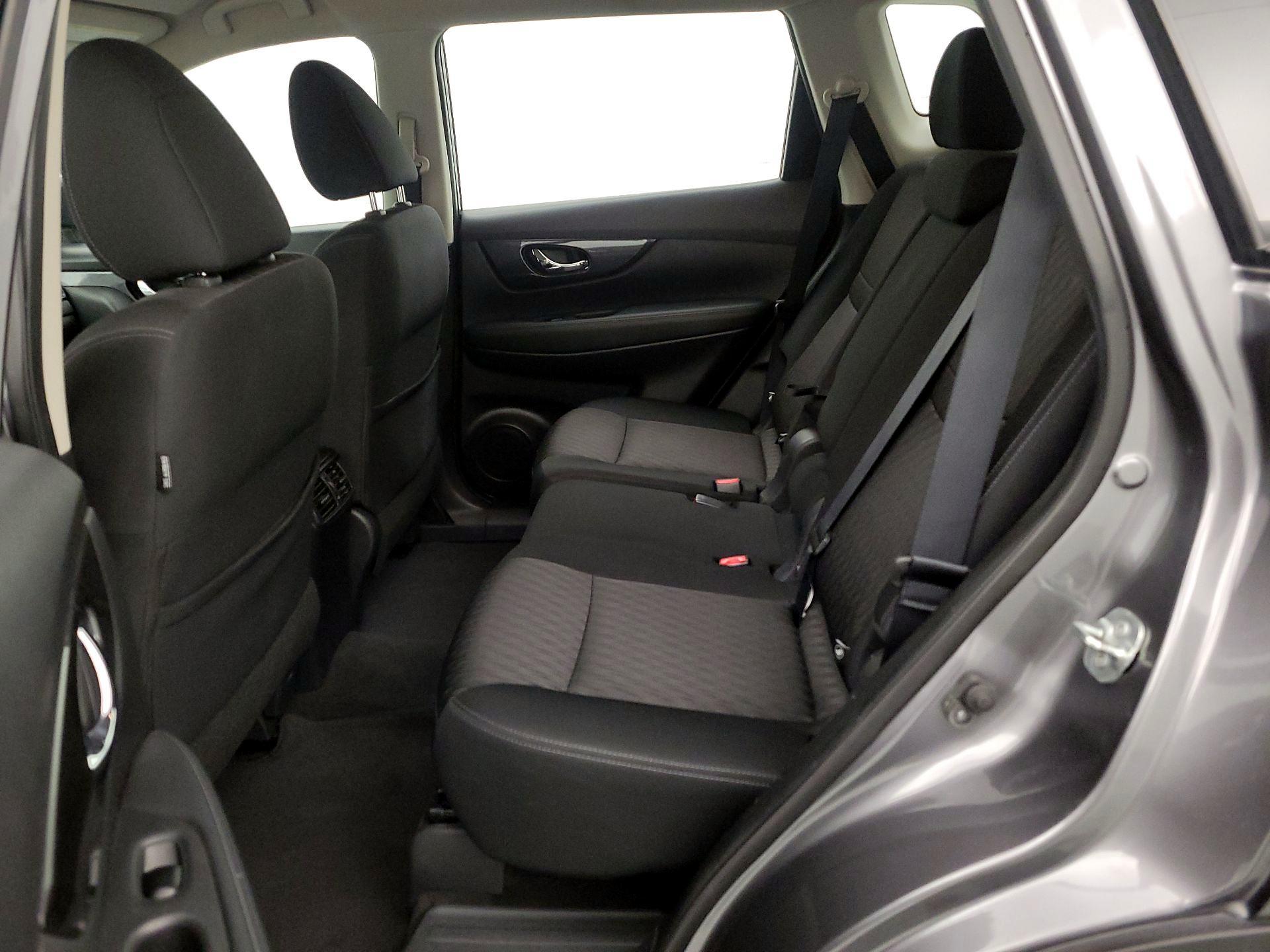 Thumbnail: 2017 Nissan Rogue - 19