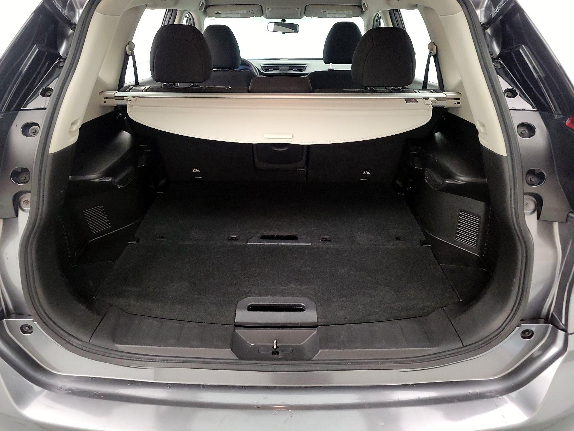 Thumbnail: 2017 Nissan Rogue - 20