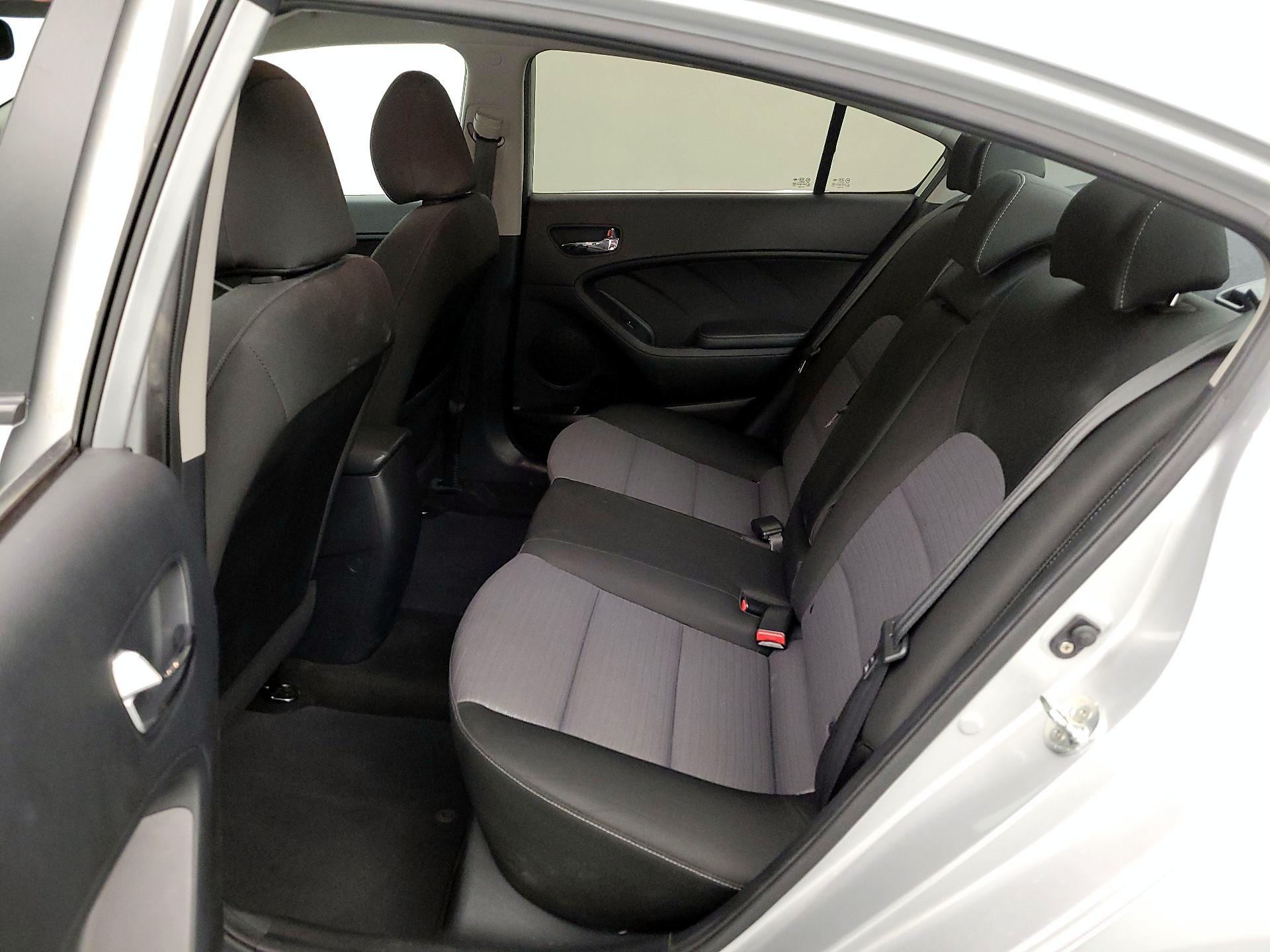 Thumbnail: 2015 Kia Forte - 18