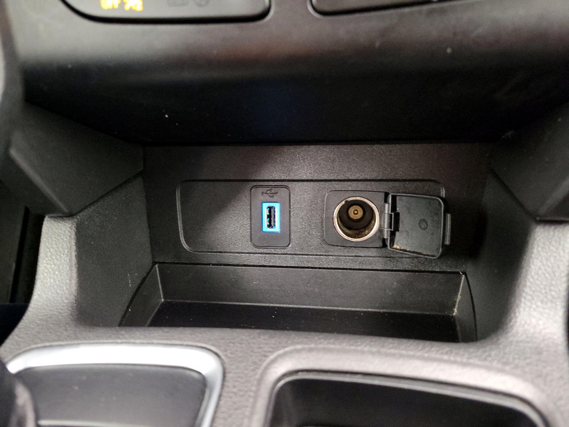 Thumbnail: 2019 Ford Escape - 18