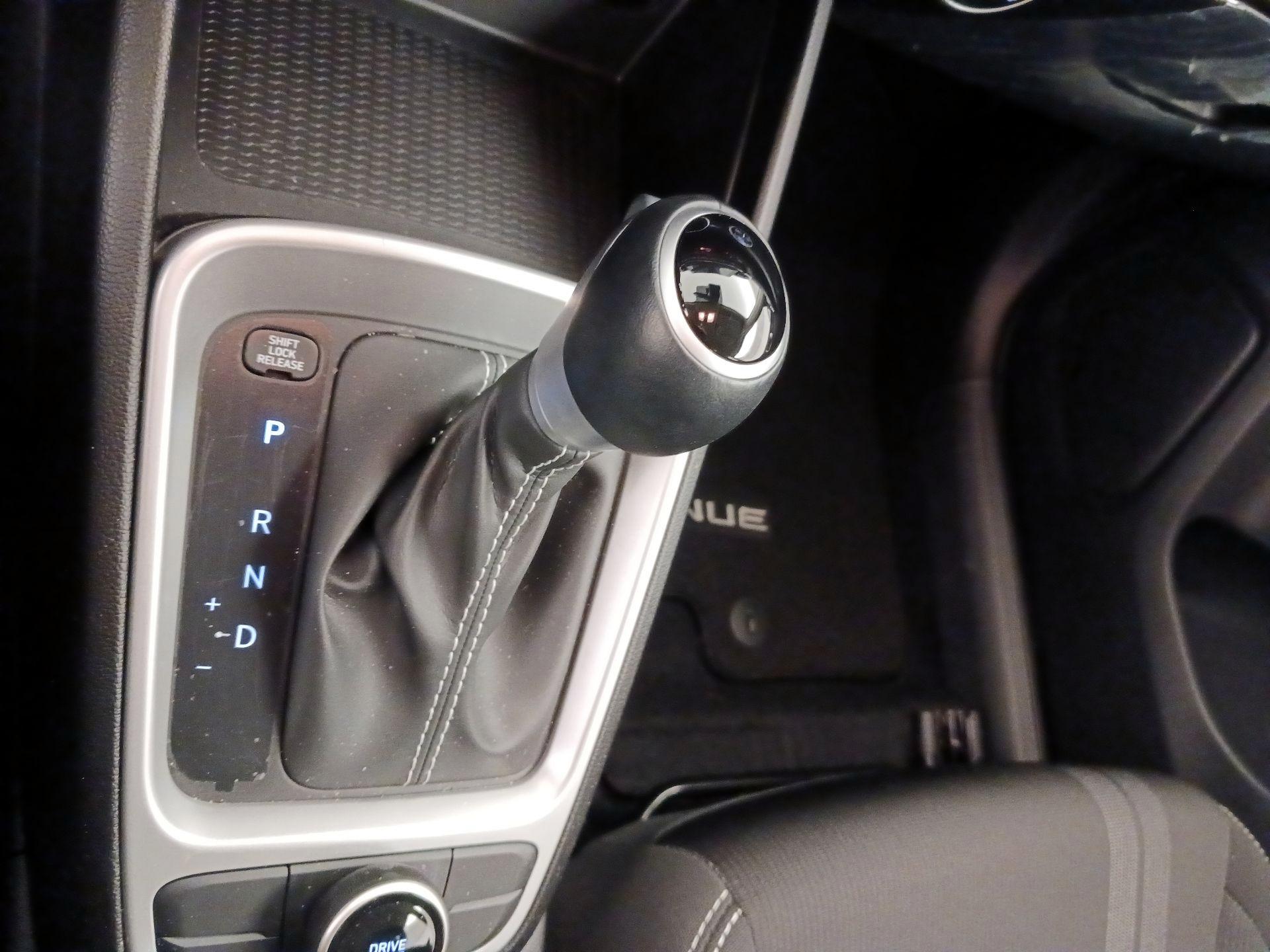 Thumbnail: 2025 Hyundai Venue - 17