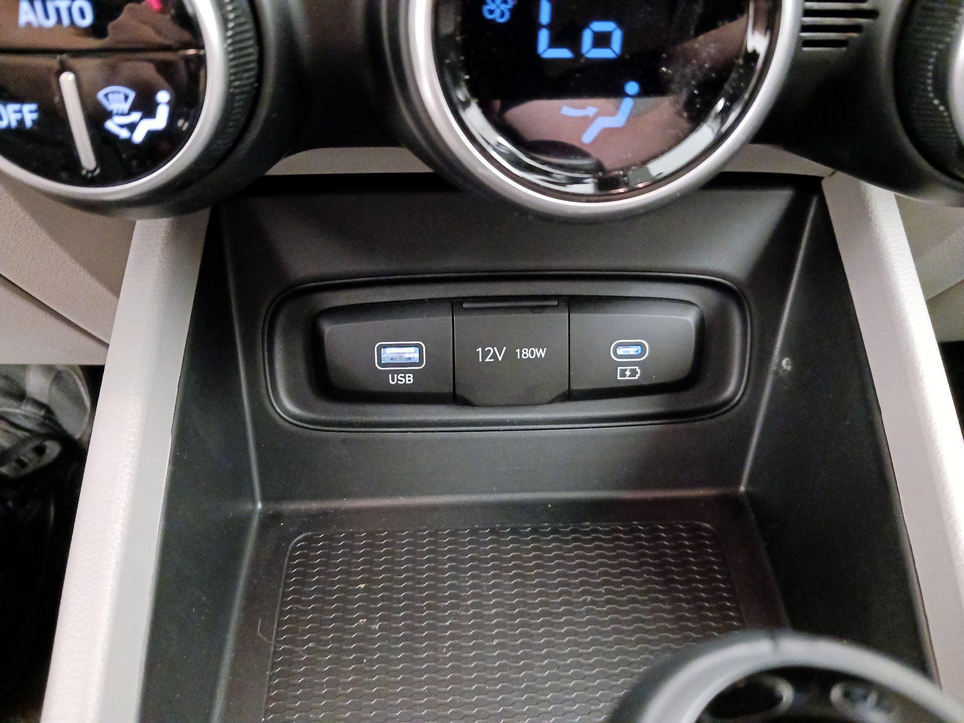 Thumbnail: 2025 Hyundai Venue - 18