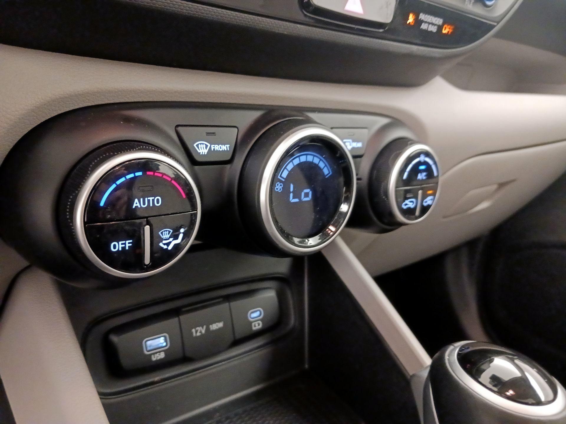 Thumbnail: 2025 Hyundai Venue - 16