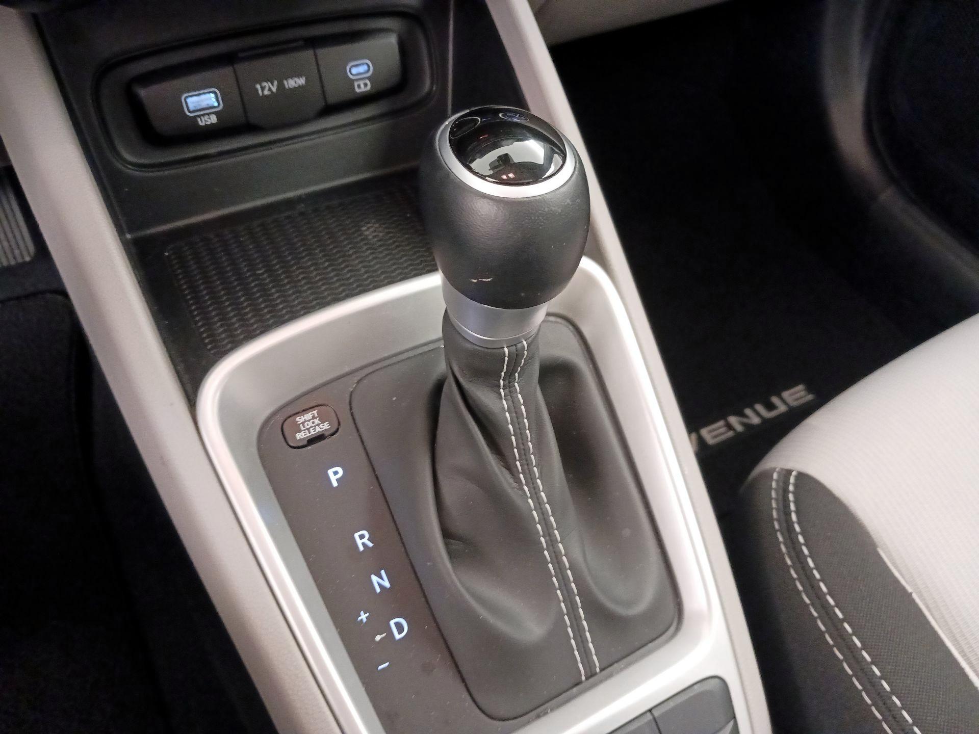 Thumbnail: 2025 Hyundai Venue - 17