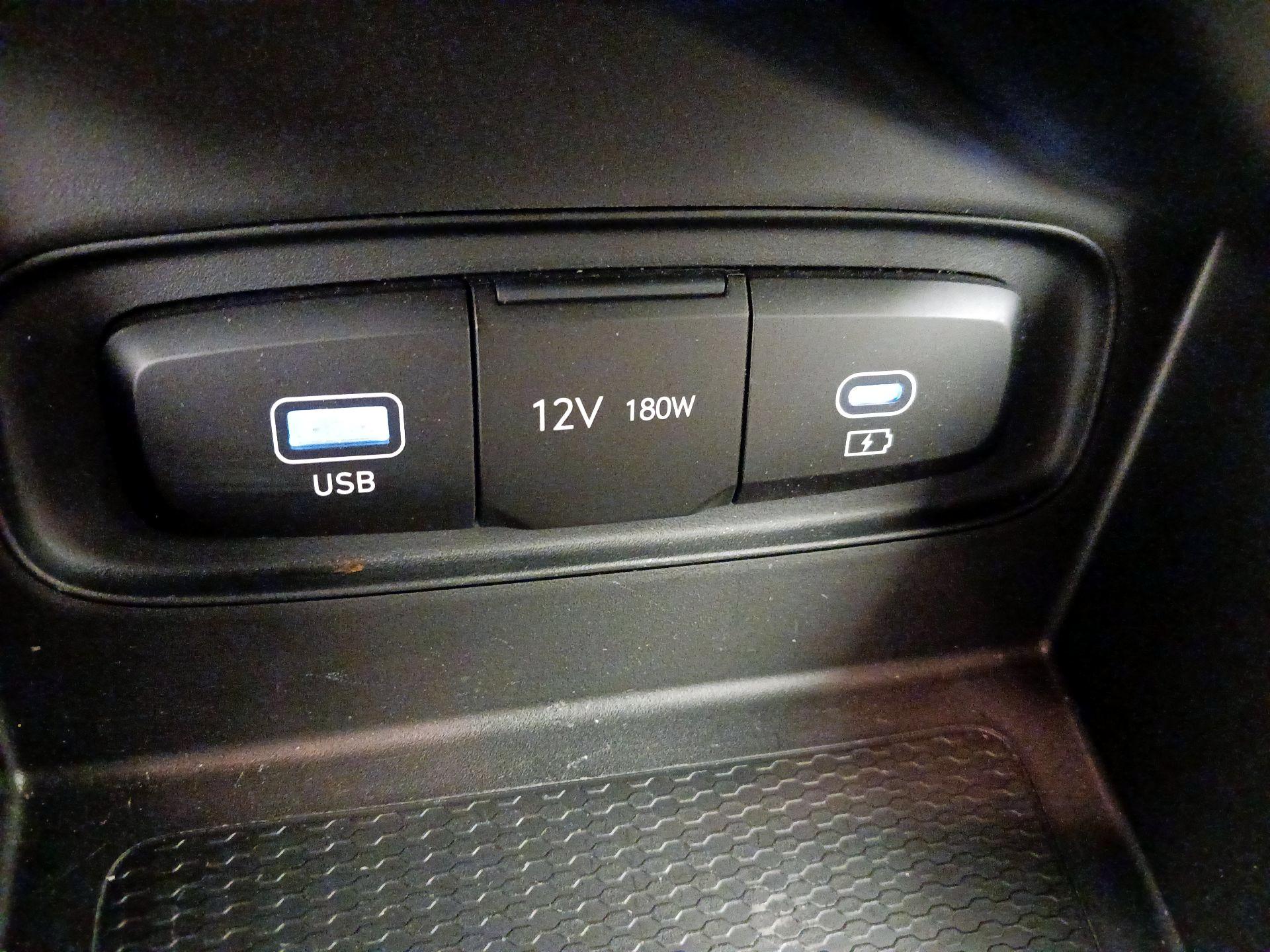 Thumbnail: 2025 Hyundai Venue - 18