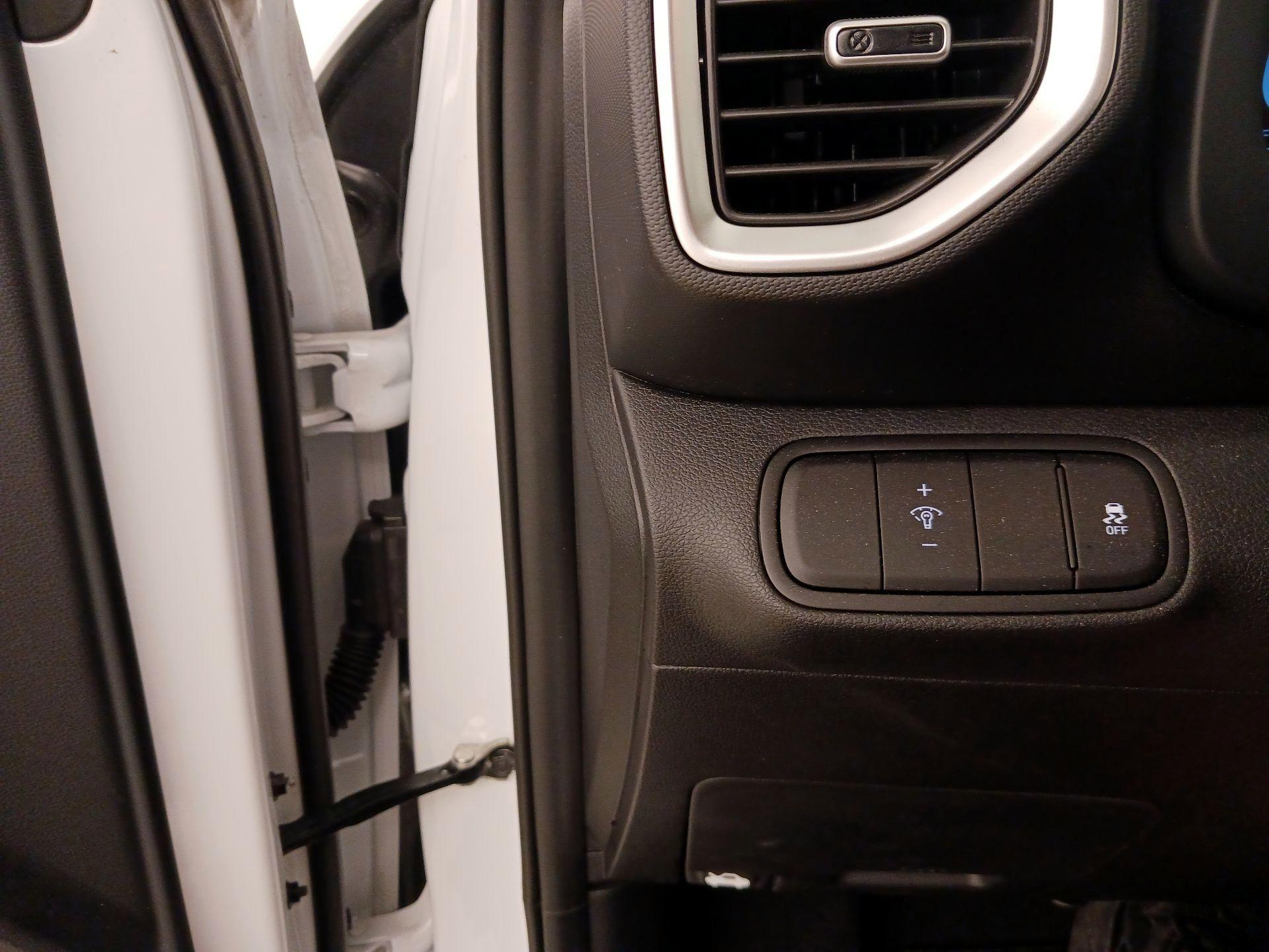 Thumbnail: 2025 Hyundai Venue - 13