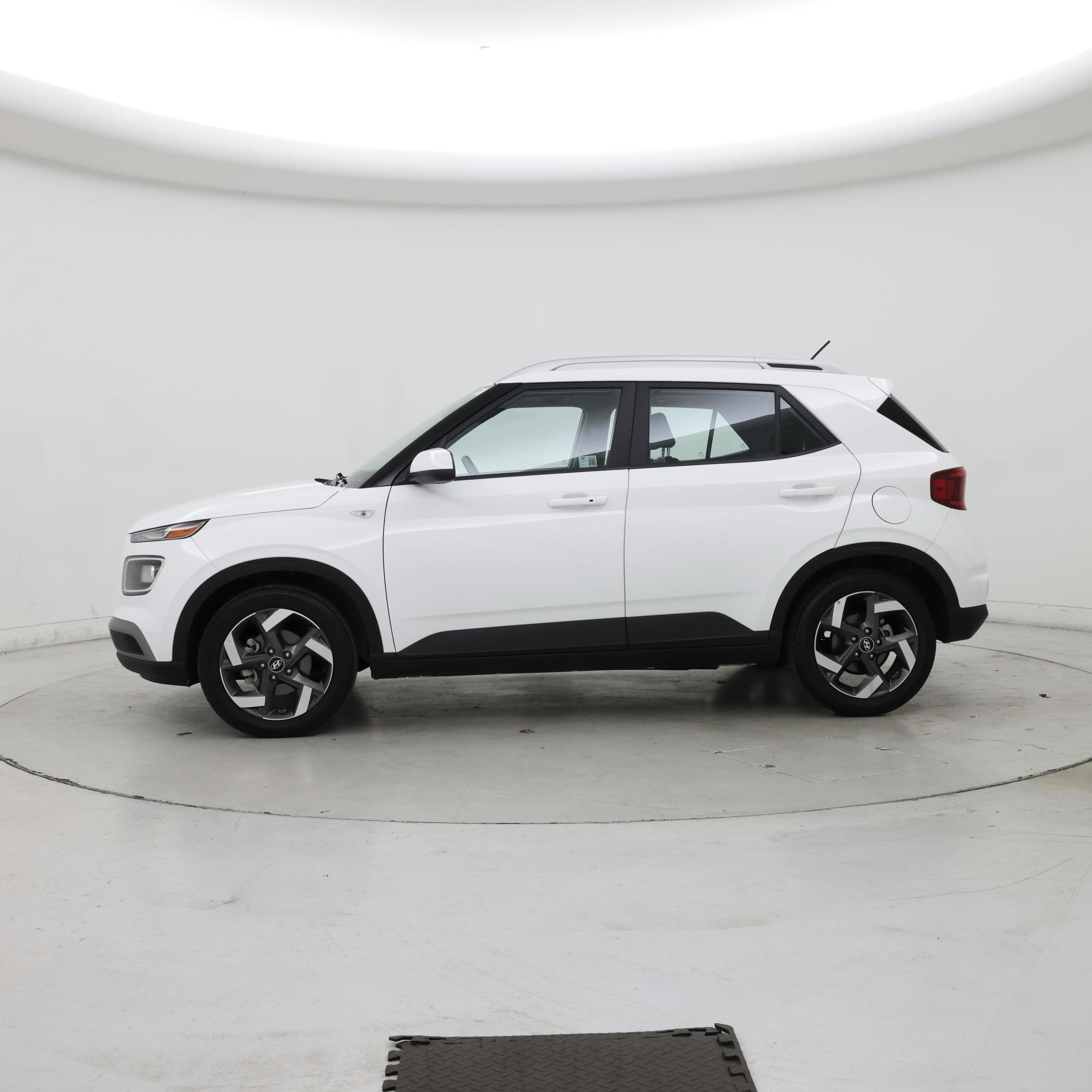 Thumbnail: 2025 Hyundai Venue - 3