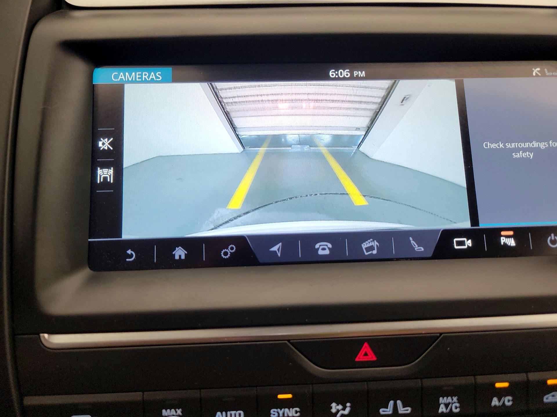 Thumbnail: 2019 Jaguar E-Pace - 15