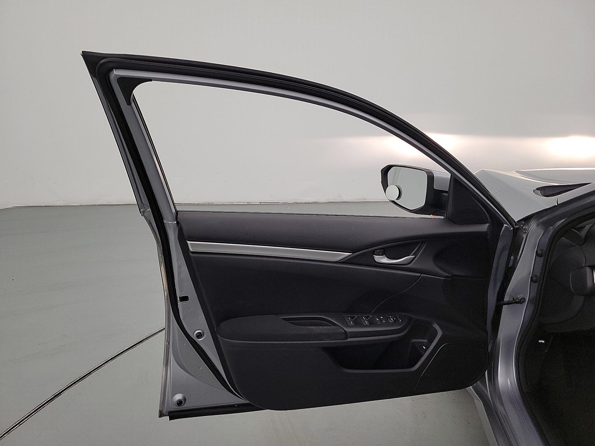 Thumbnail: 2016 Honda Civic - 12