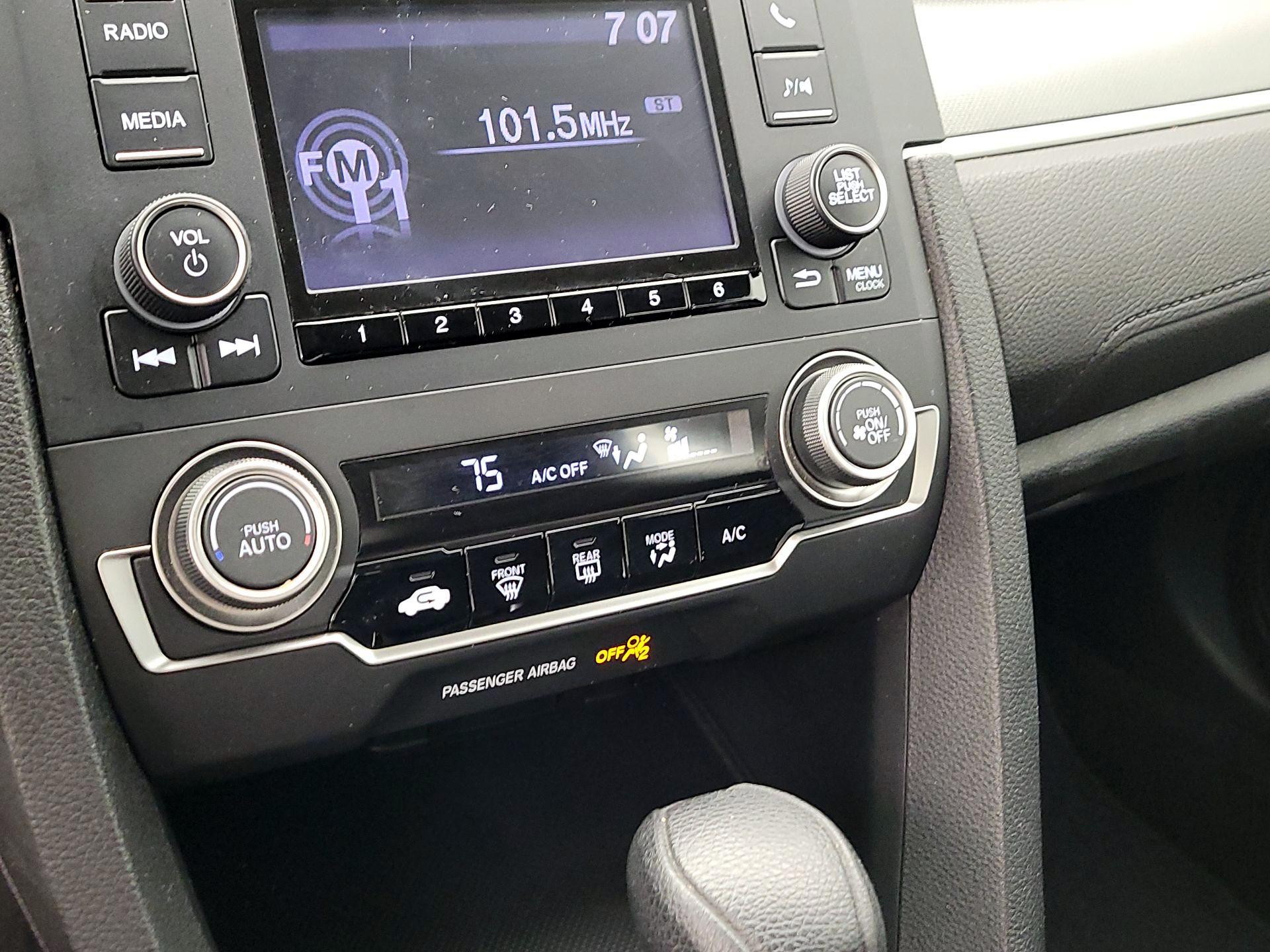 Thumbnail: 2016 Honda Civic - 16