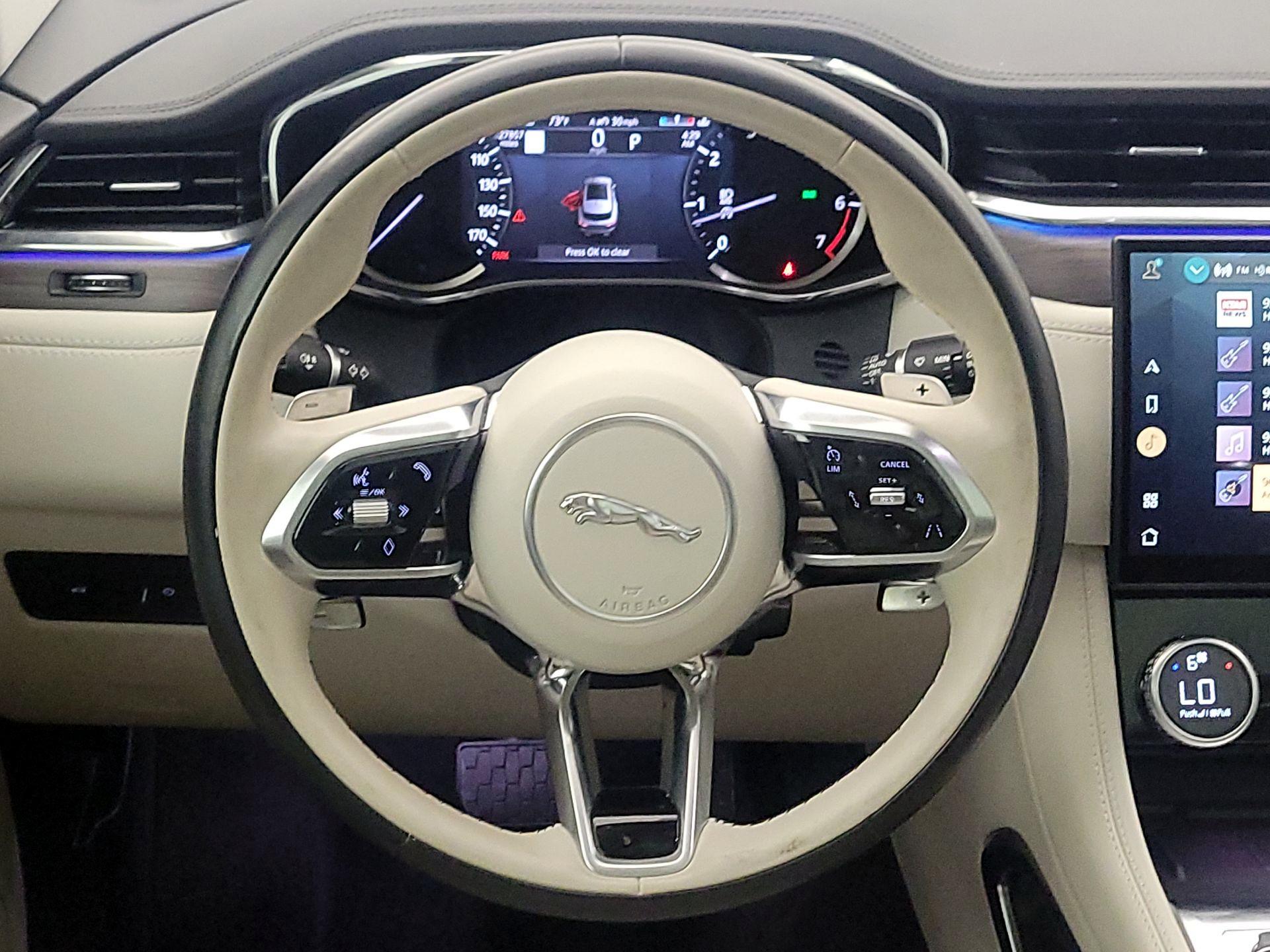 Thumbnail: 2023 Jaguar F-Pace - 10