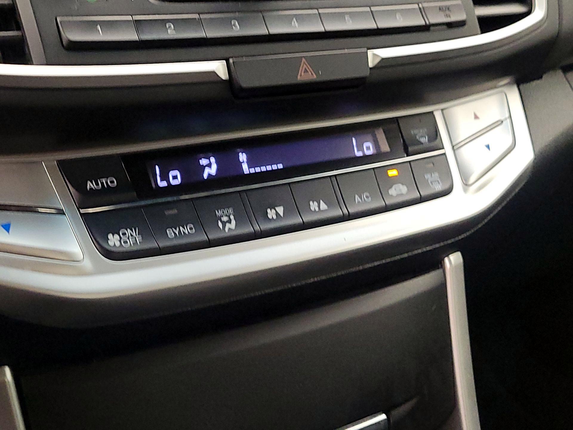 Thumbnail: 2015 Honda Accord - 16