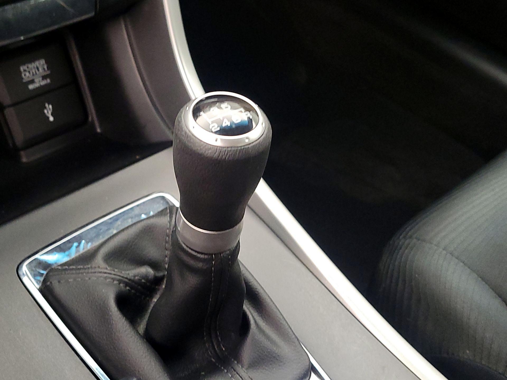 Thumbnail: 2015 Honda Accord - 17