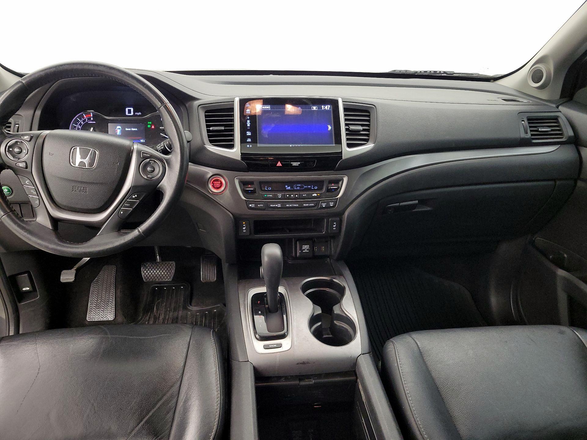Thumbnail: 2017 Honda Pilot - 9