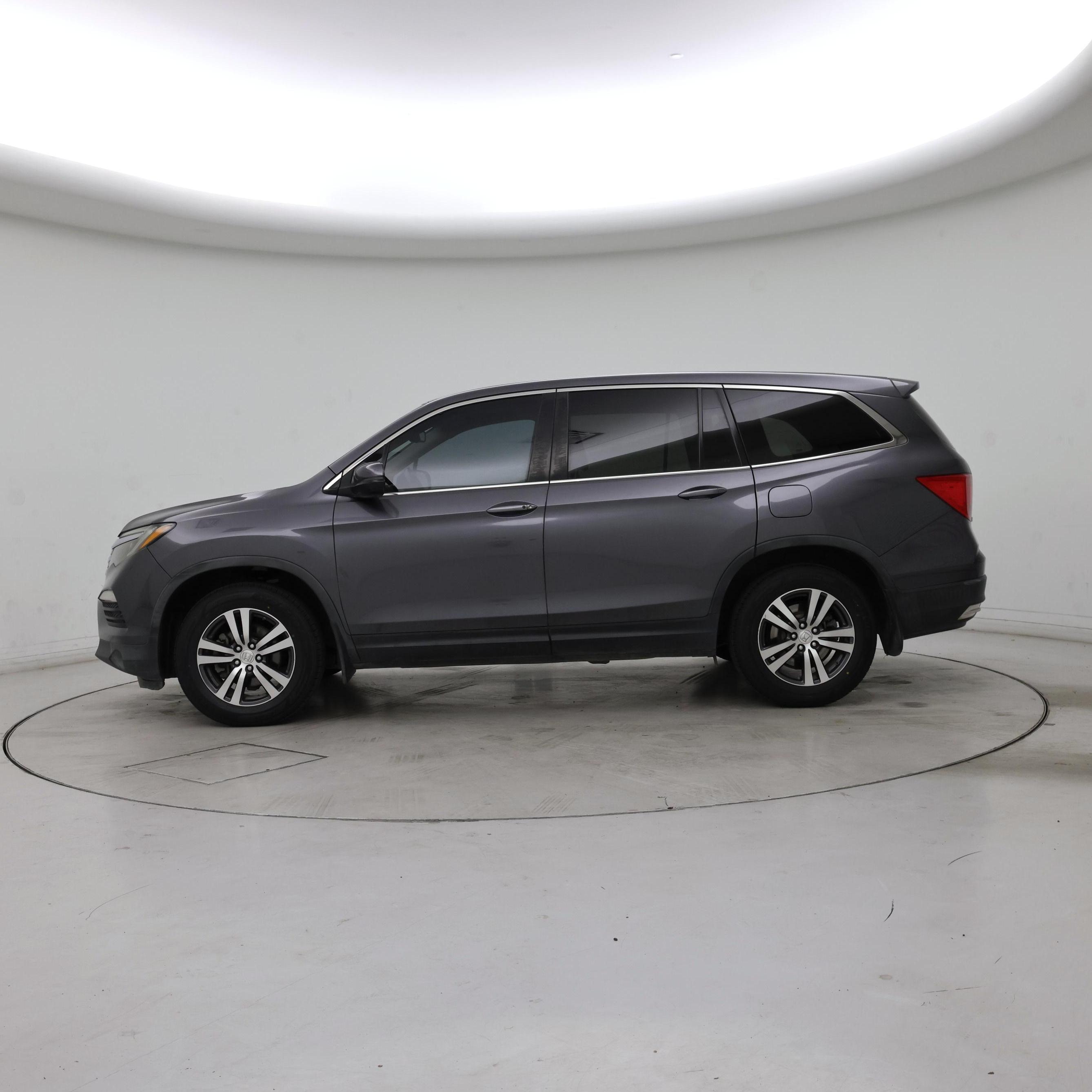 Thumbnail: 2017 Honda Pilot - 3