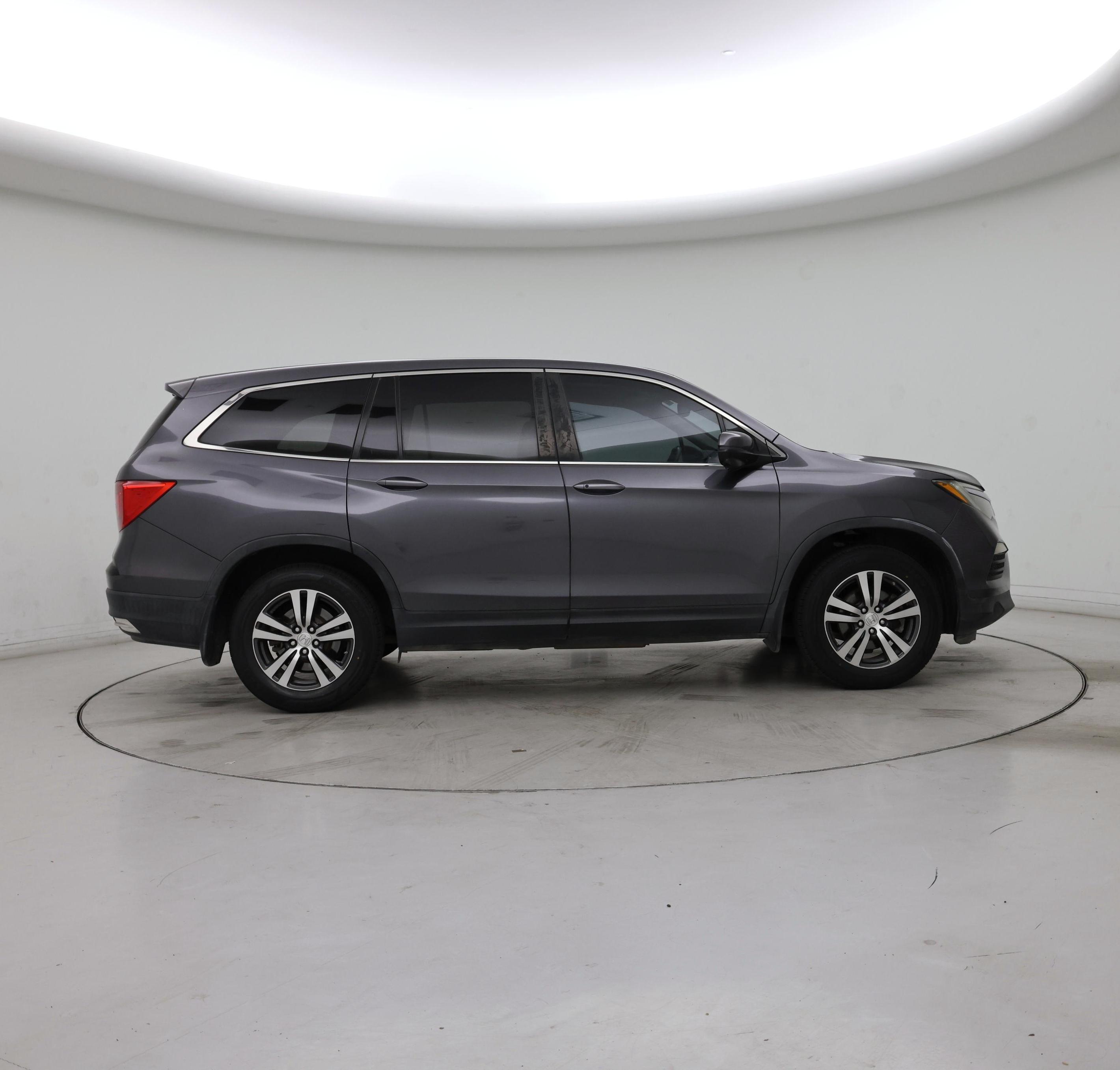 Thumbnail: 2017 Honda Pilot - 7
