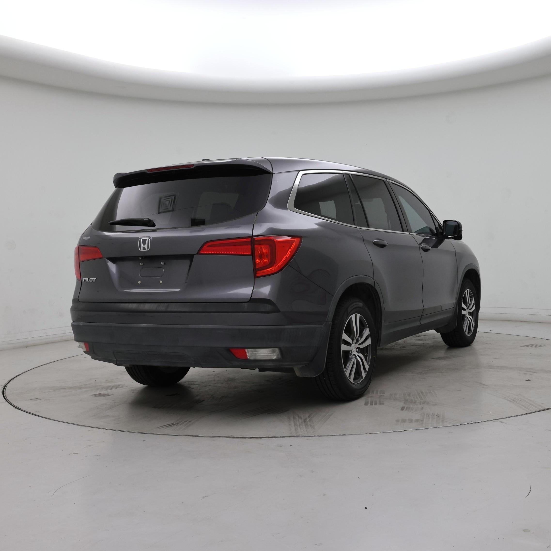 Thumbnail: 2017 Honda Pilot - 8