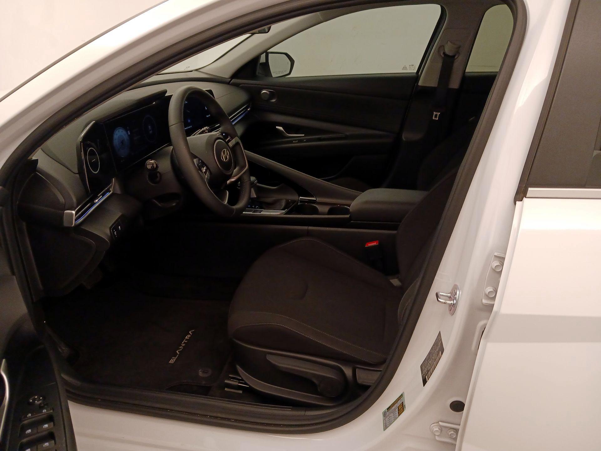 Thumbnail: 2025 Hyundai Elantra - 11