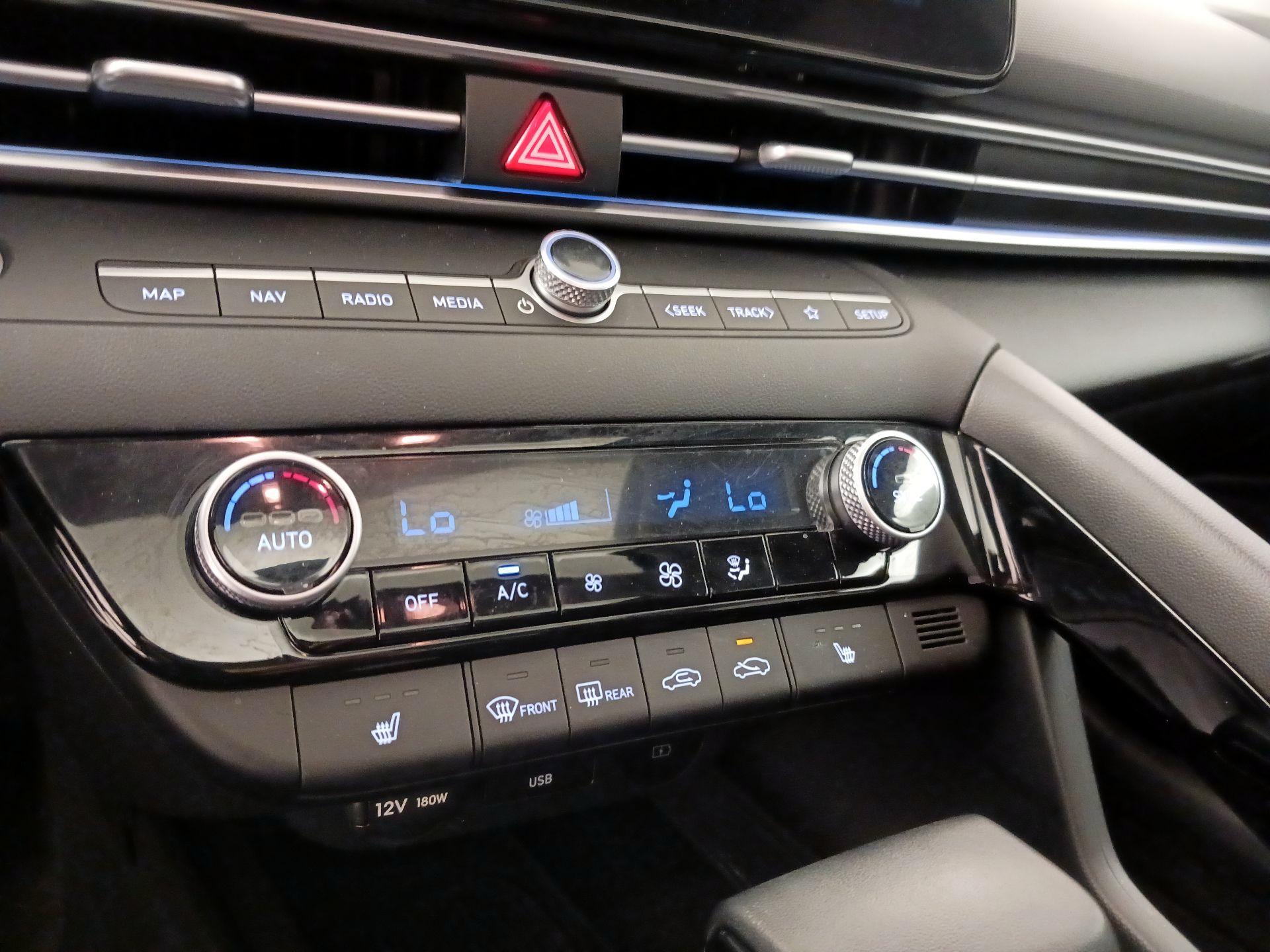 Thumbnail: 2025 Hyundai Elantra - 17