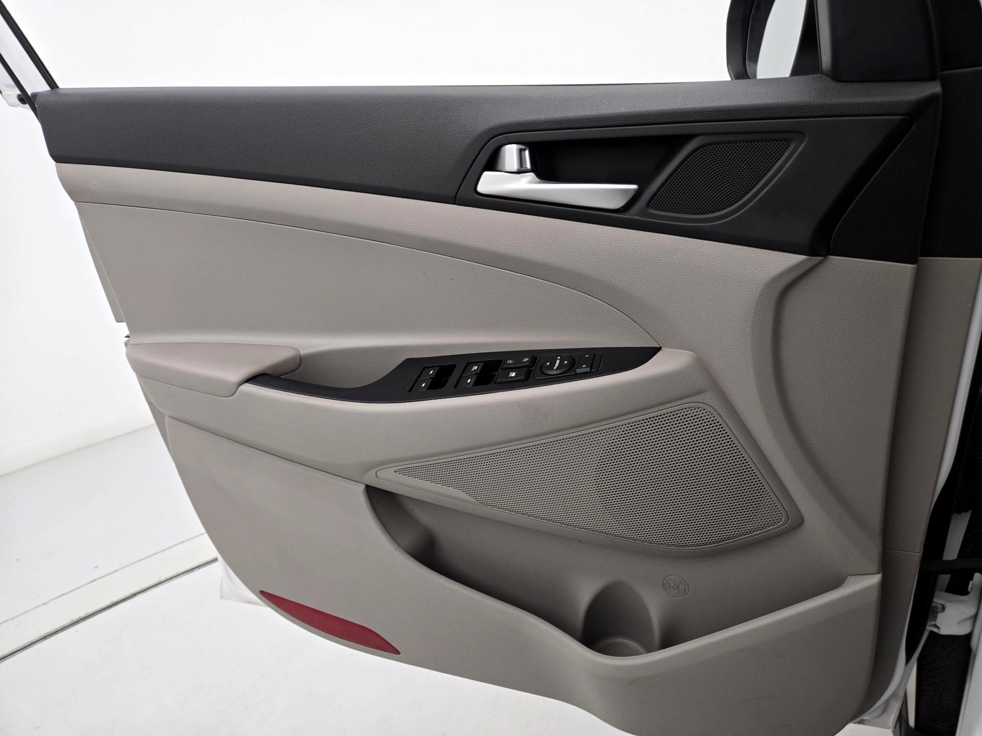 Thumbnail: 2021 Hyundai Tucson - 12