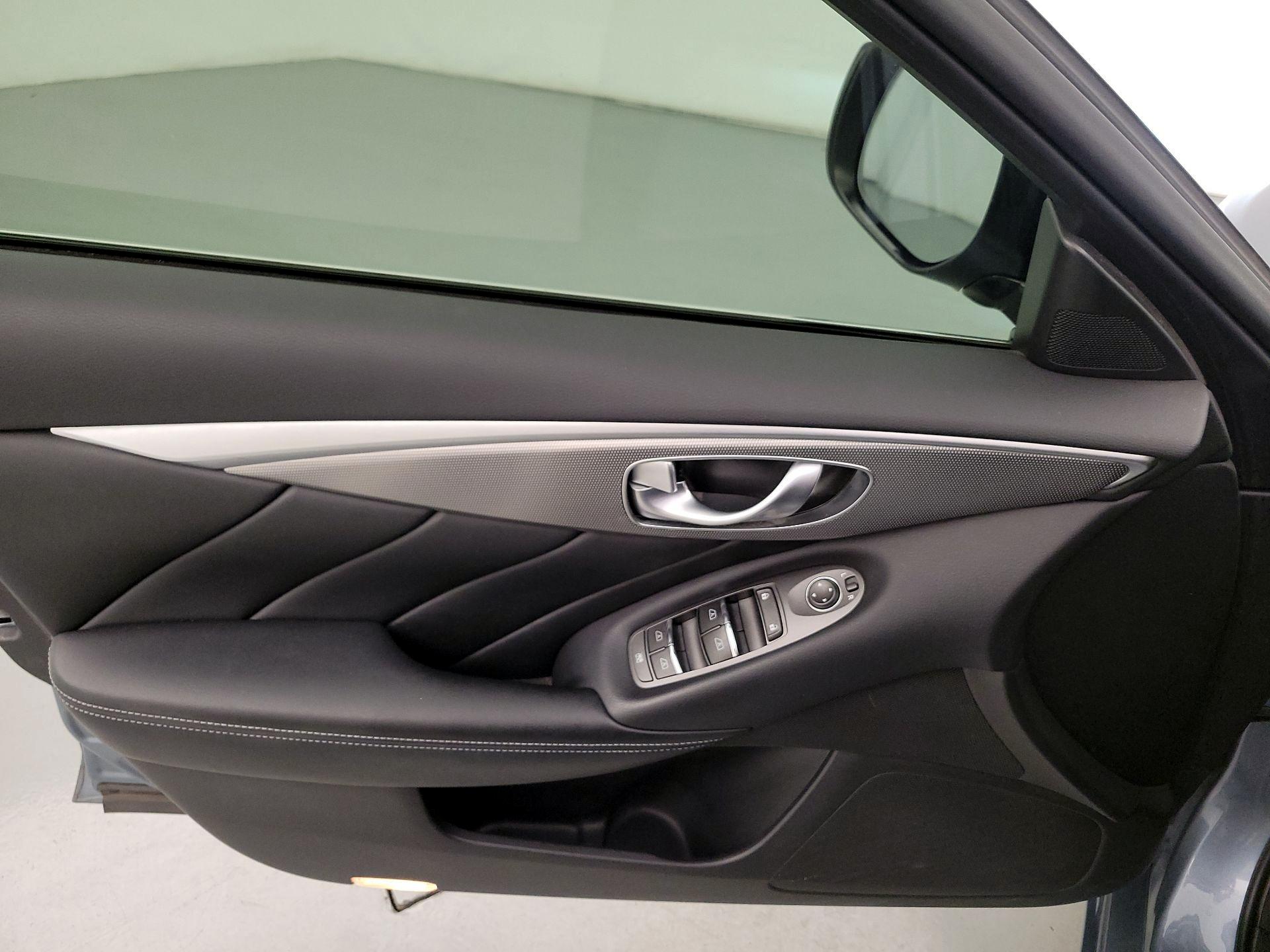 Thumbnail: 2014 INFINITI Q50 - 12