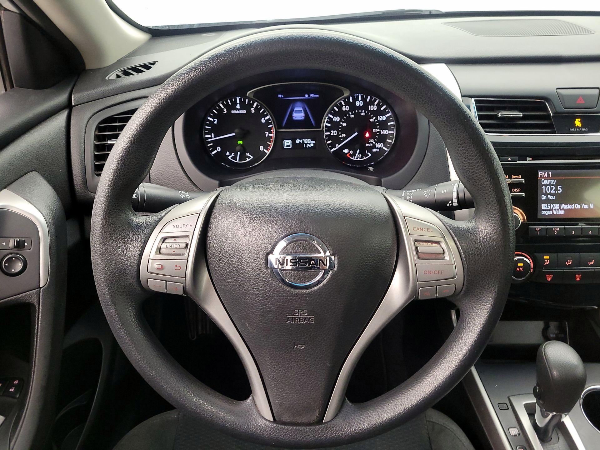 Thumbnail: 2015 Nissan Altima - 10