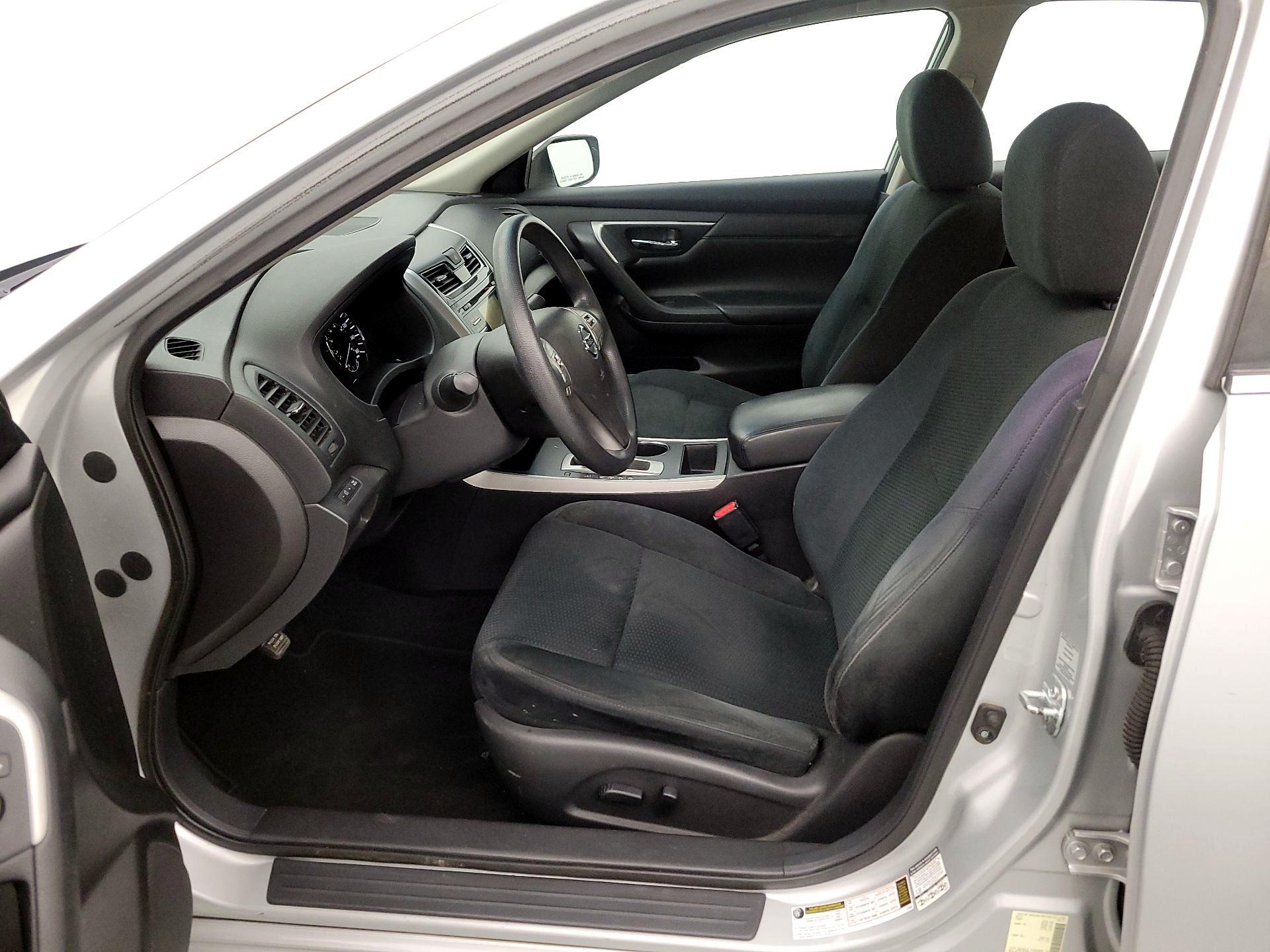 Thumbnail: 2015 Nissan Altima - 11