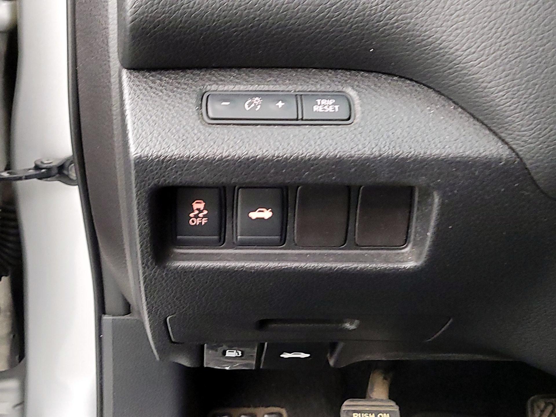 Thumbnail: 2015 Nissan Altima - 13