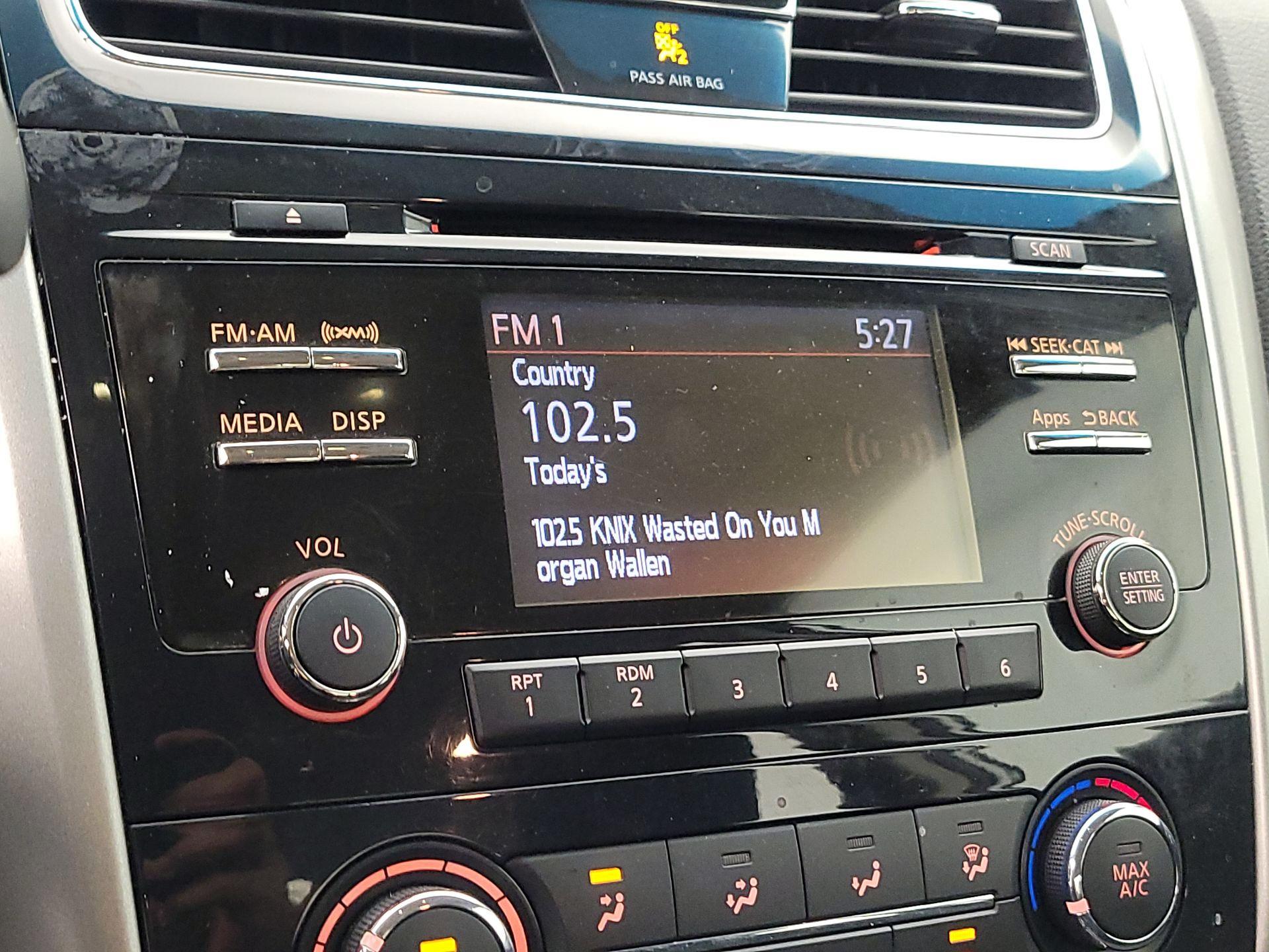 Thumbnail: 2015 Nissan Altima - 15