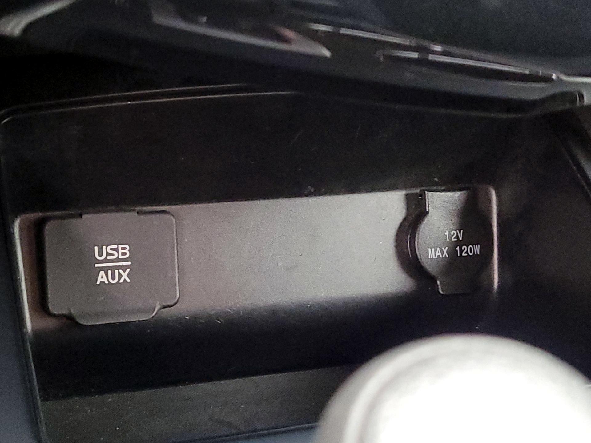 Thumbnail: 2015 Nissan Altima - 18