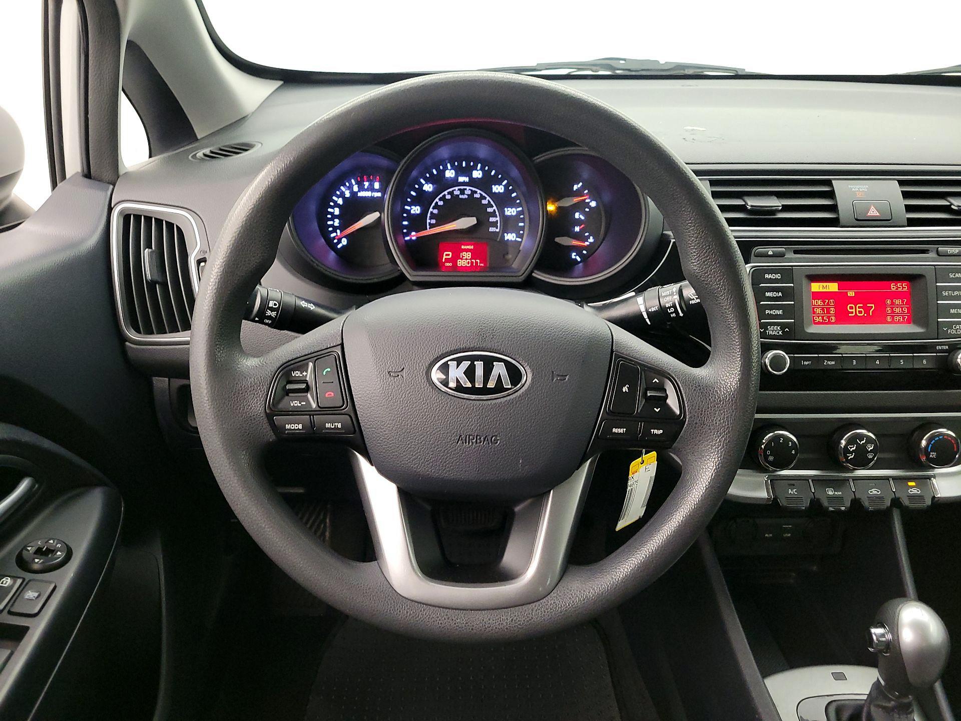 Thumbnail: 2017 Kia Rio - 10