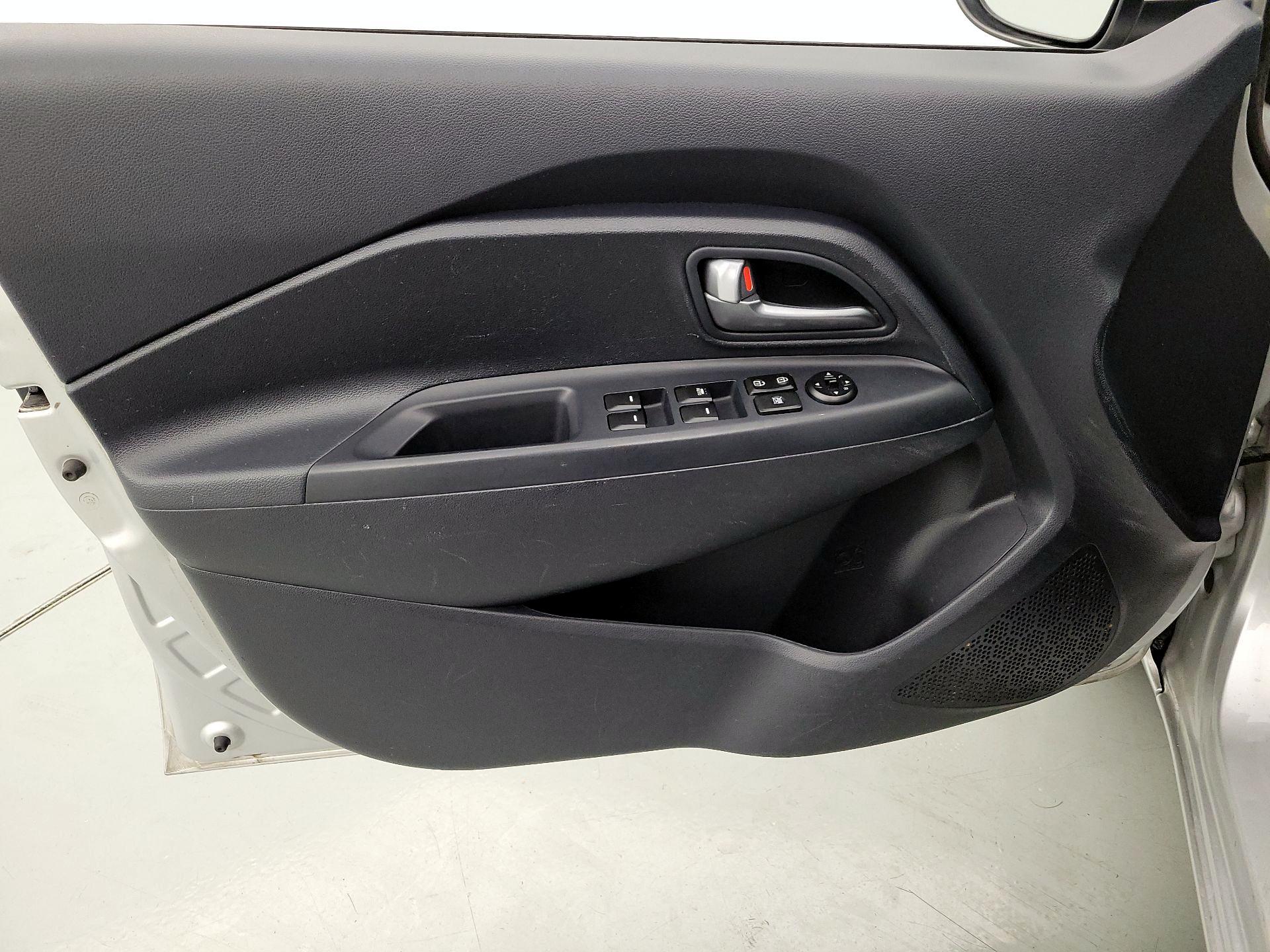 Thumbnail: 2017 Kia Rio - 12