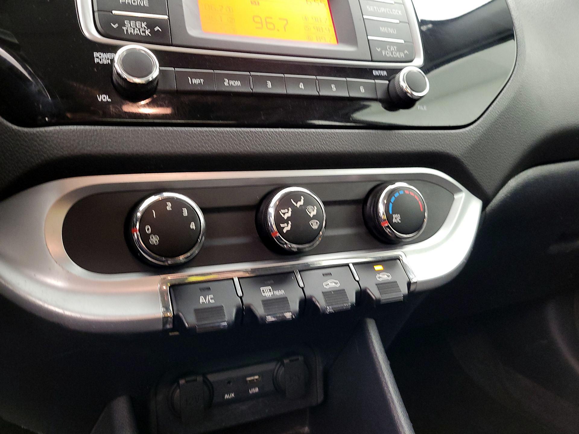 Thumbnail: 2017 Kia Rio - 15